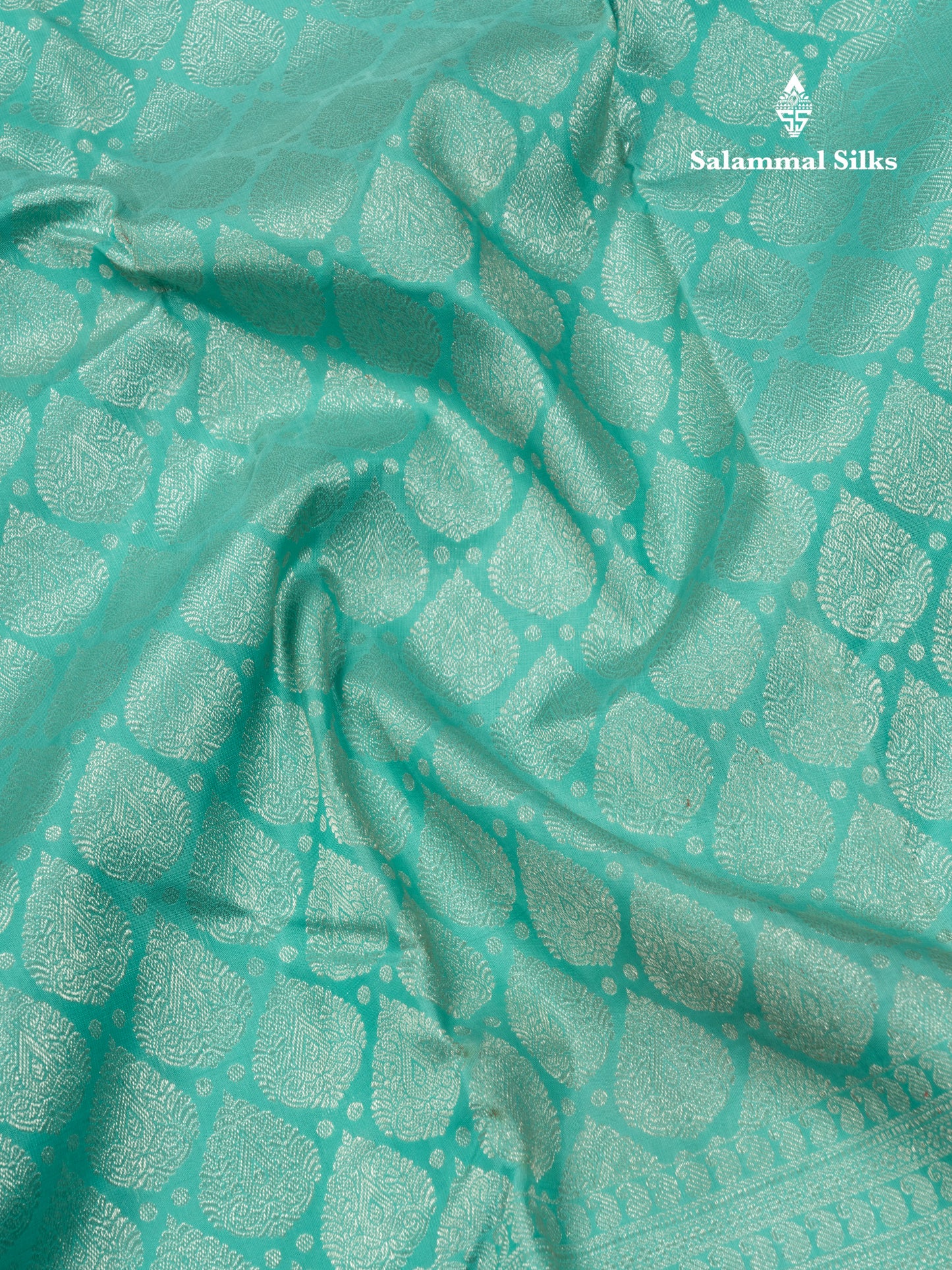 Kanjivaram Light Ananda Pure Silk Saree With Silver Zari Border