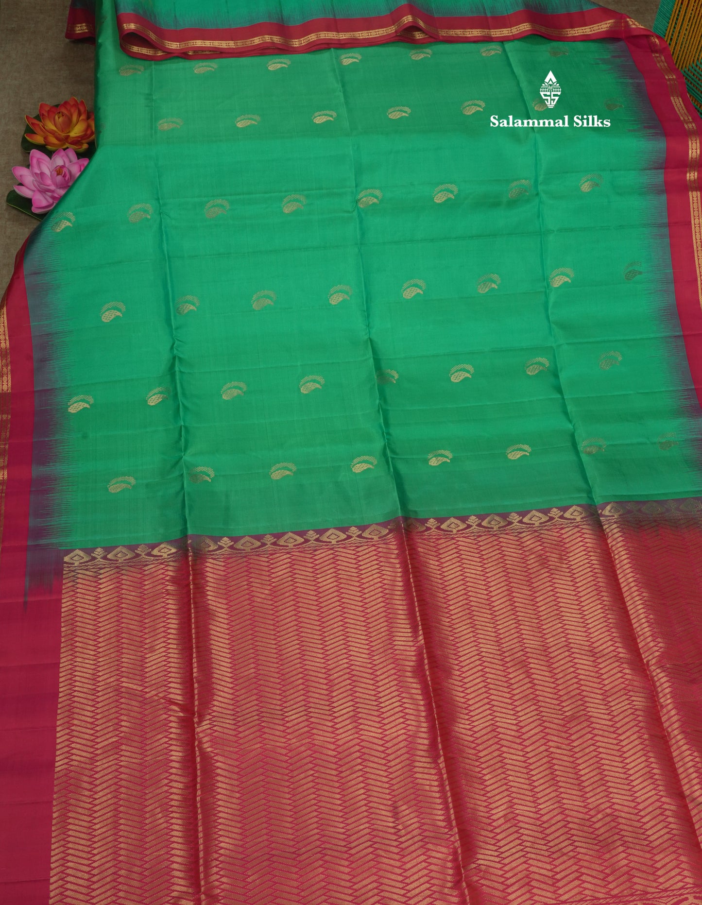 Parrot Green Pure Kanjivaram Soft Silk Saree With Contrast Pink Small Traditional Border