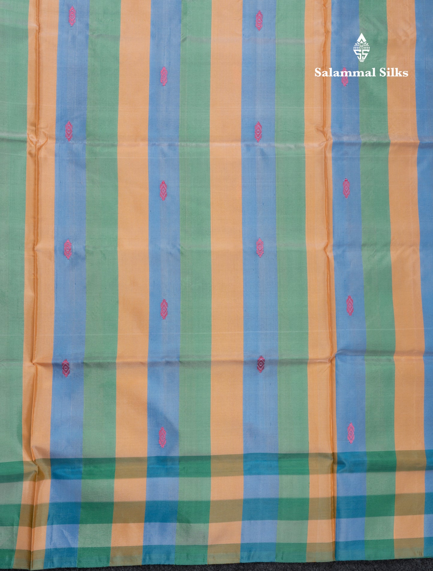 MultiColour Banana Pinth Saree (Vaazhainaar Pattu) With Contrast Dual Tone Light Lavender Blouse