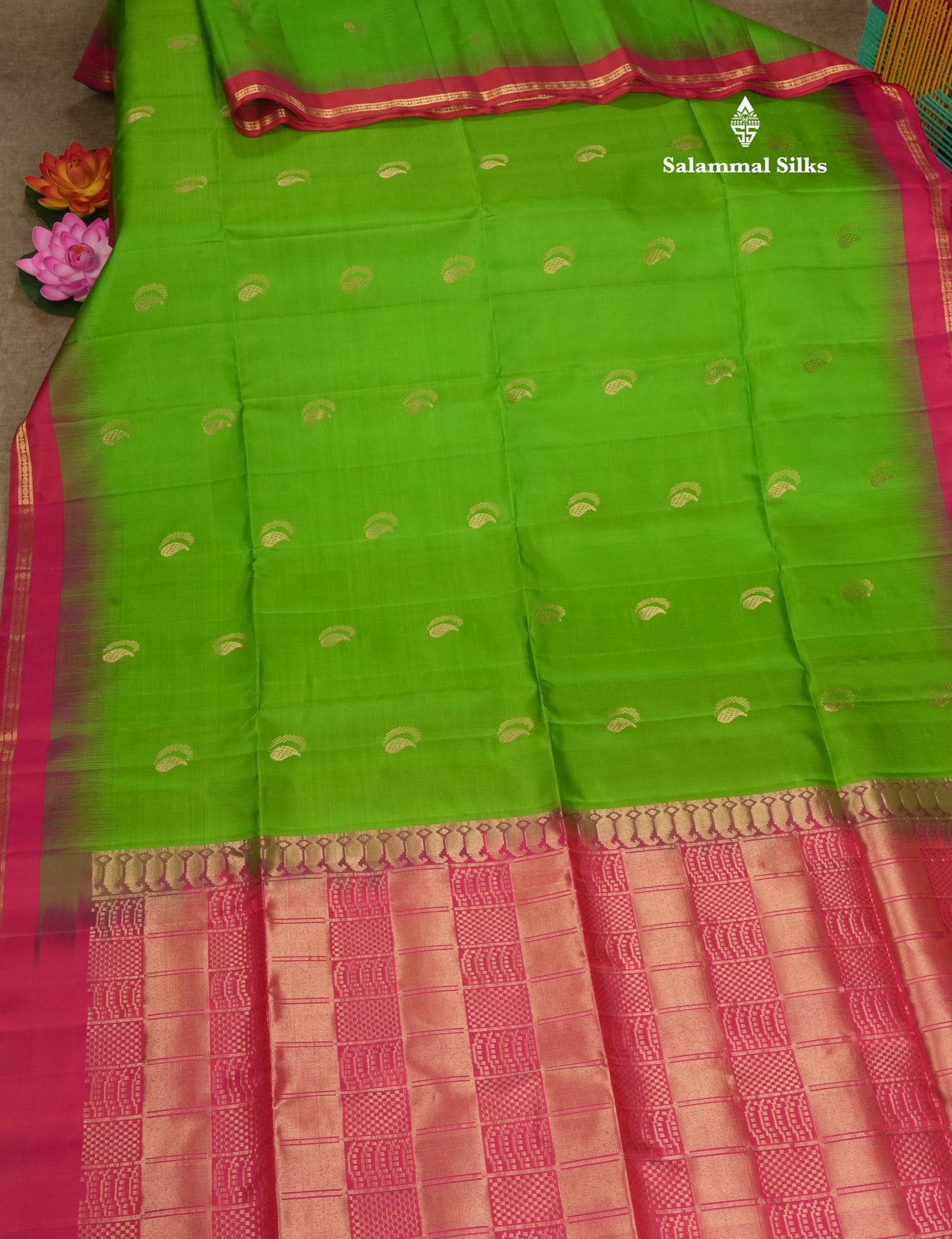 Parrot Green Pure Kanjivaram Soft Silk Saree With Contrast Pink Small Traditional Border