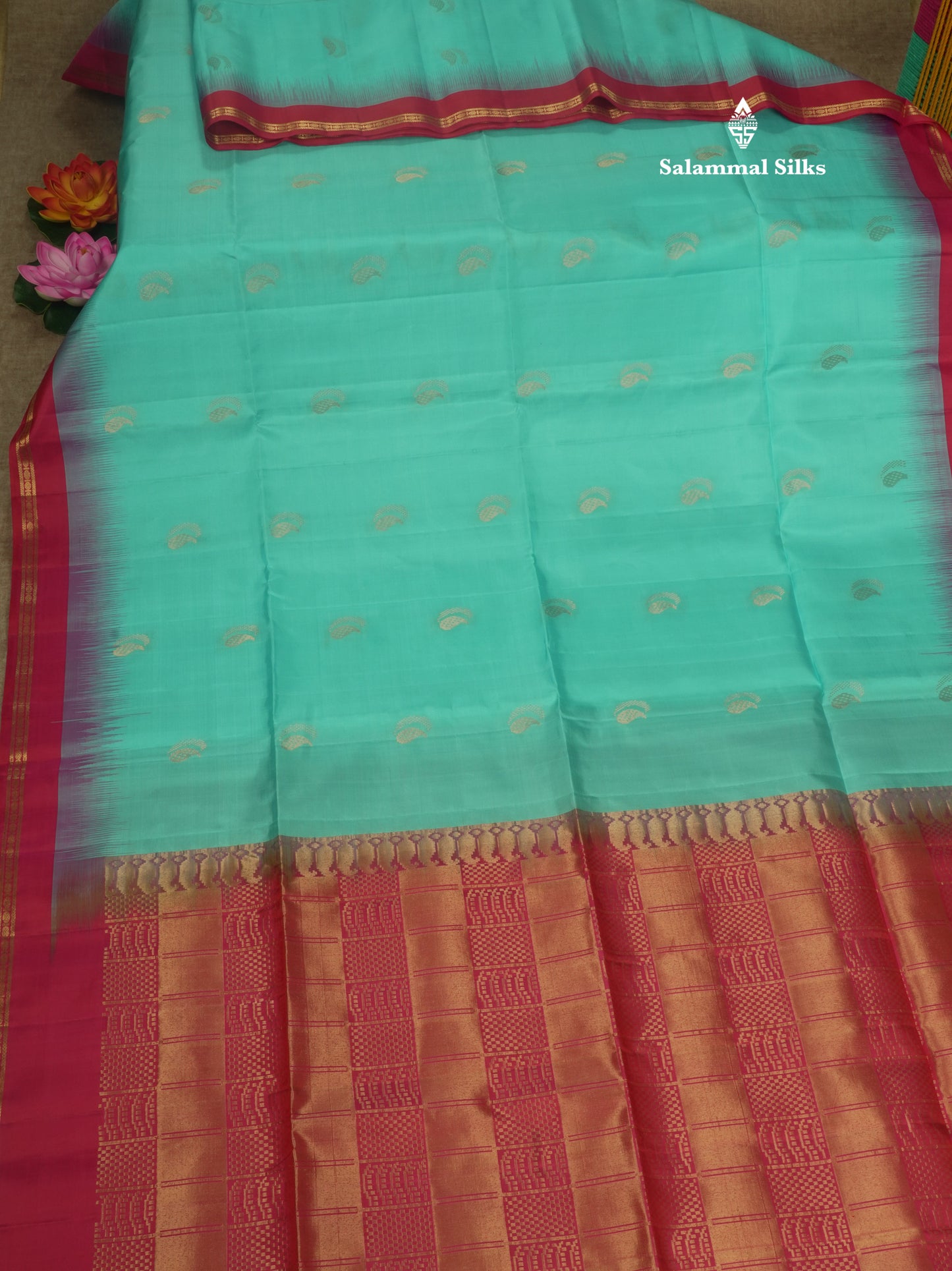 Parrot Green Pure Kanjivaram Soft Silk Saree With Contrast Pink Small Traditional Border