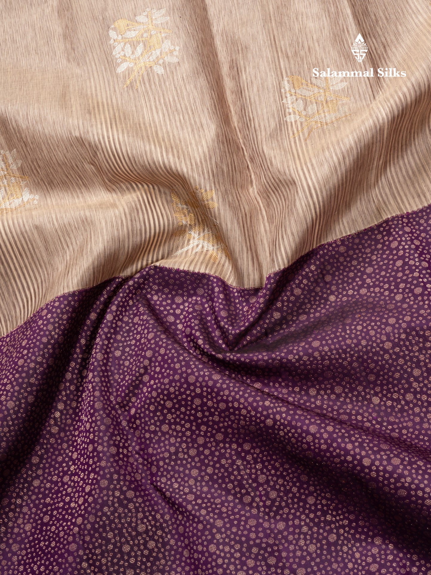Fancy Koravi Wooden Design Body Pure Kanjivaram Silk Saree With Long Contrast Dark Purple Border