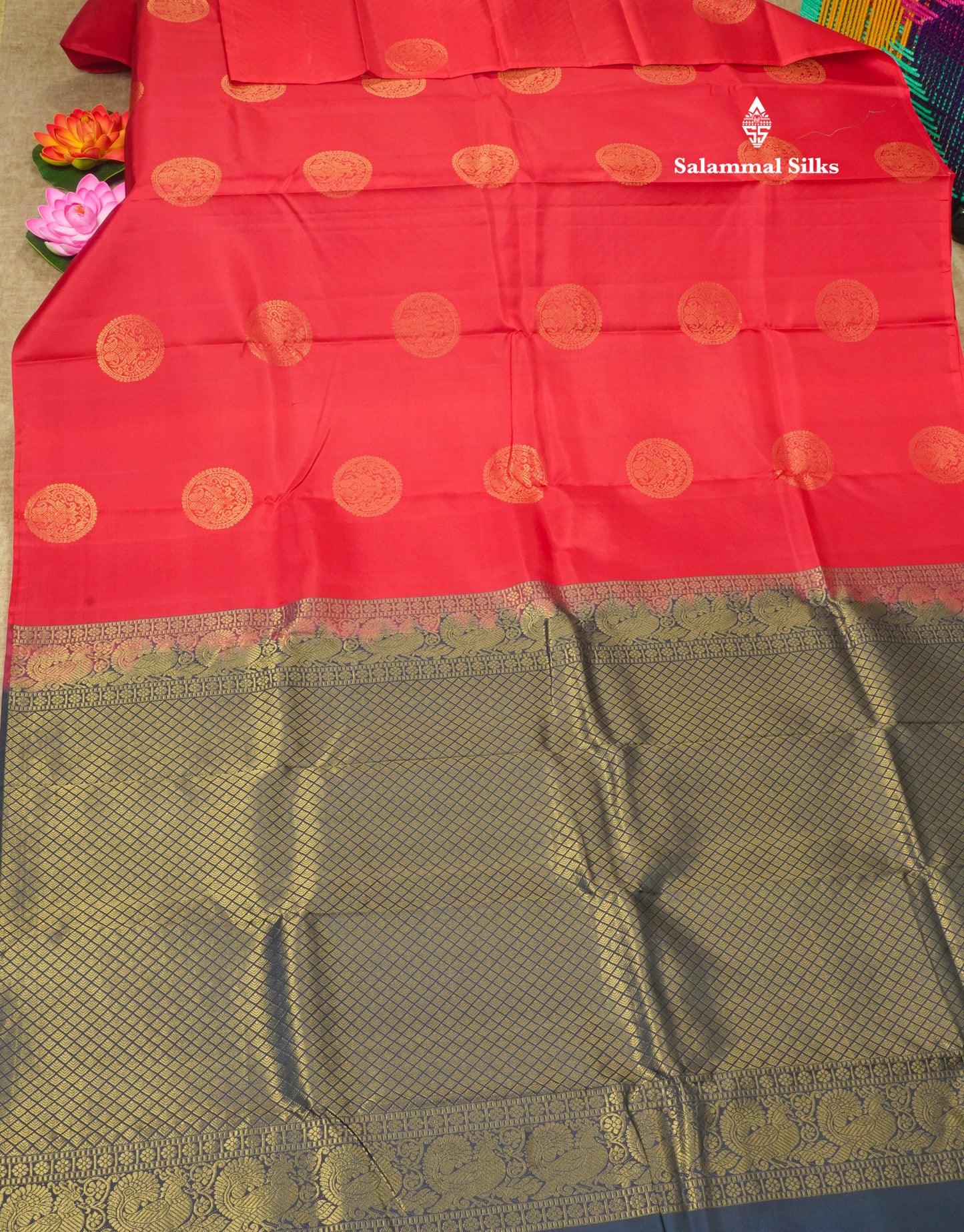 Beautiful Chilly Red Pure Kanjivaram Silk Saree With Contrast Dark Navy Blue Blouse