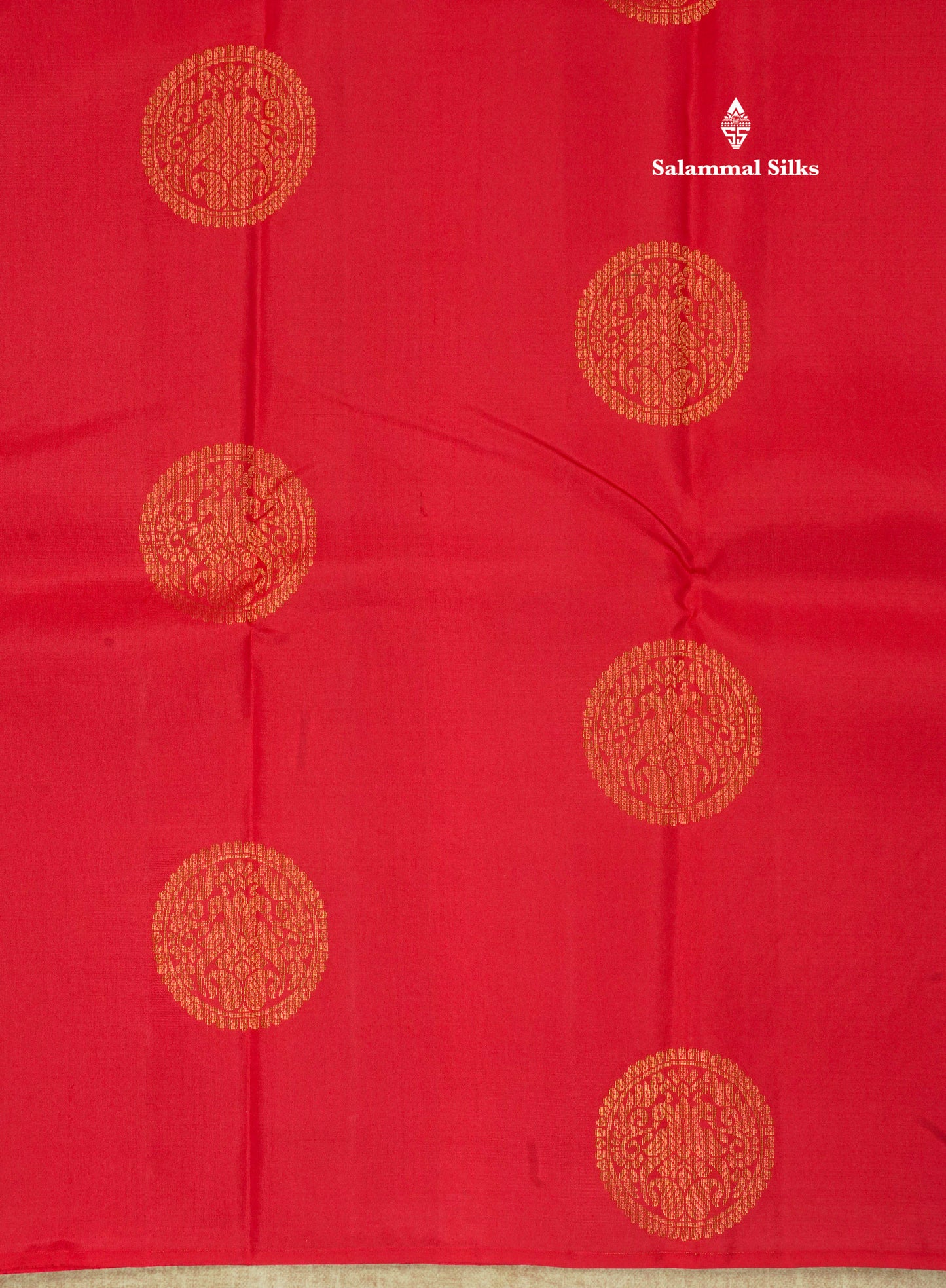 Beautiful Chilly Red Pure Kanjivaram Silk Saree With Contrast Dark Navy Blue Blouse
