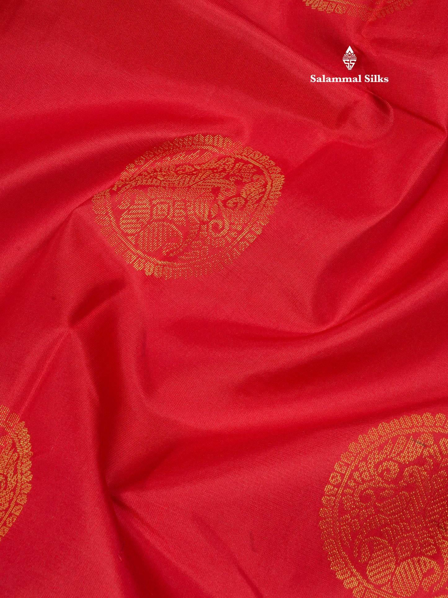 Beautiful Chilly Red Pure Kanjivaram Silk Saree With Contrast Dark Navy Blue Blouse