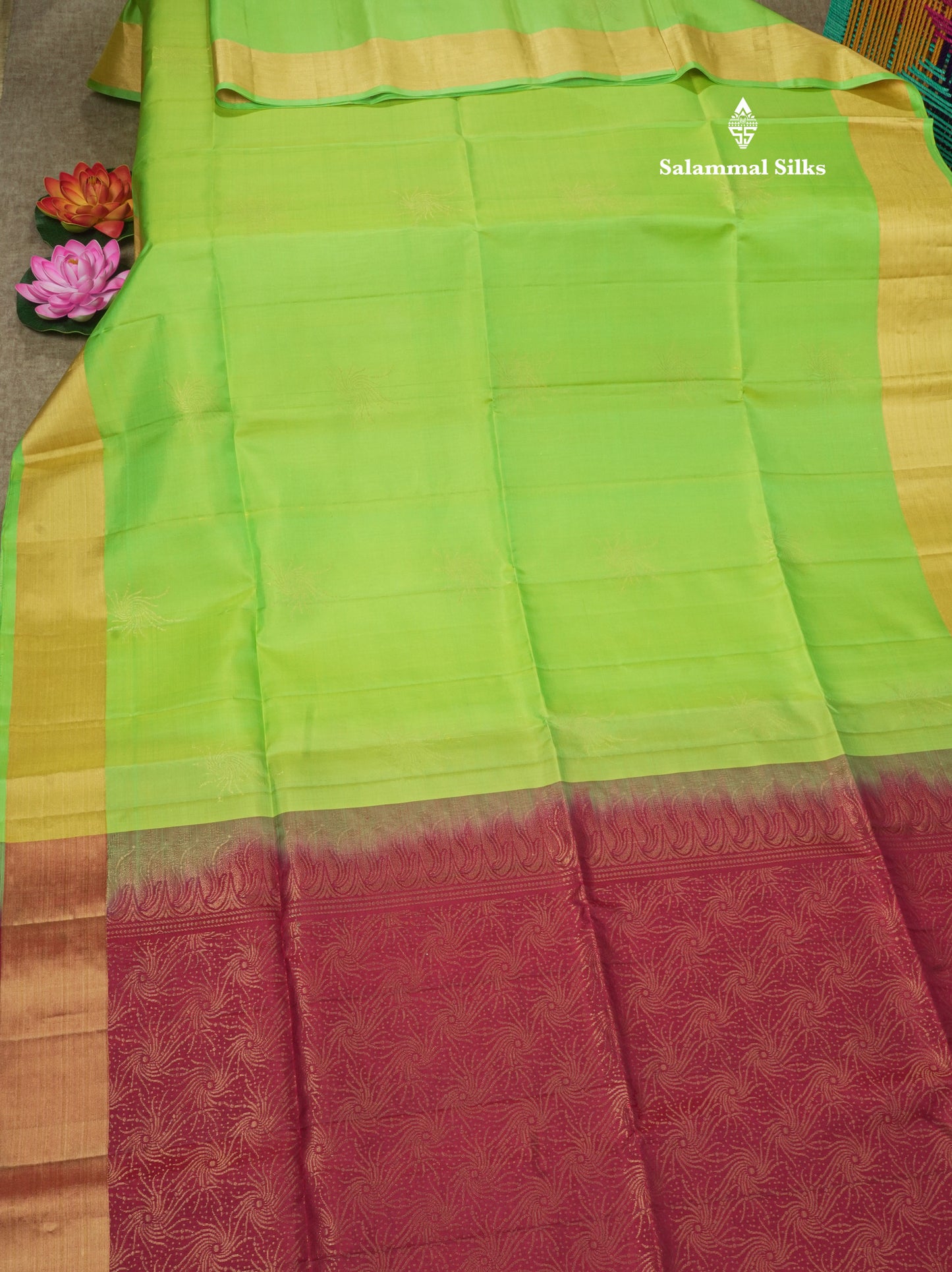 Beautiful Parrot Green Pure Kanjivaram Soft Silk Saree With Gold Zari Border