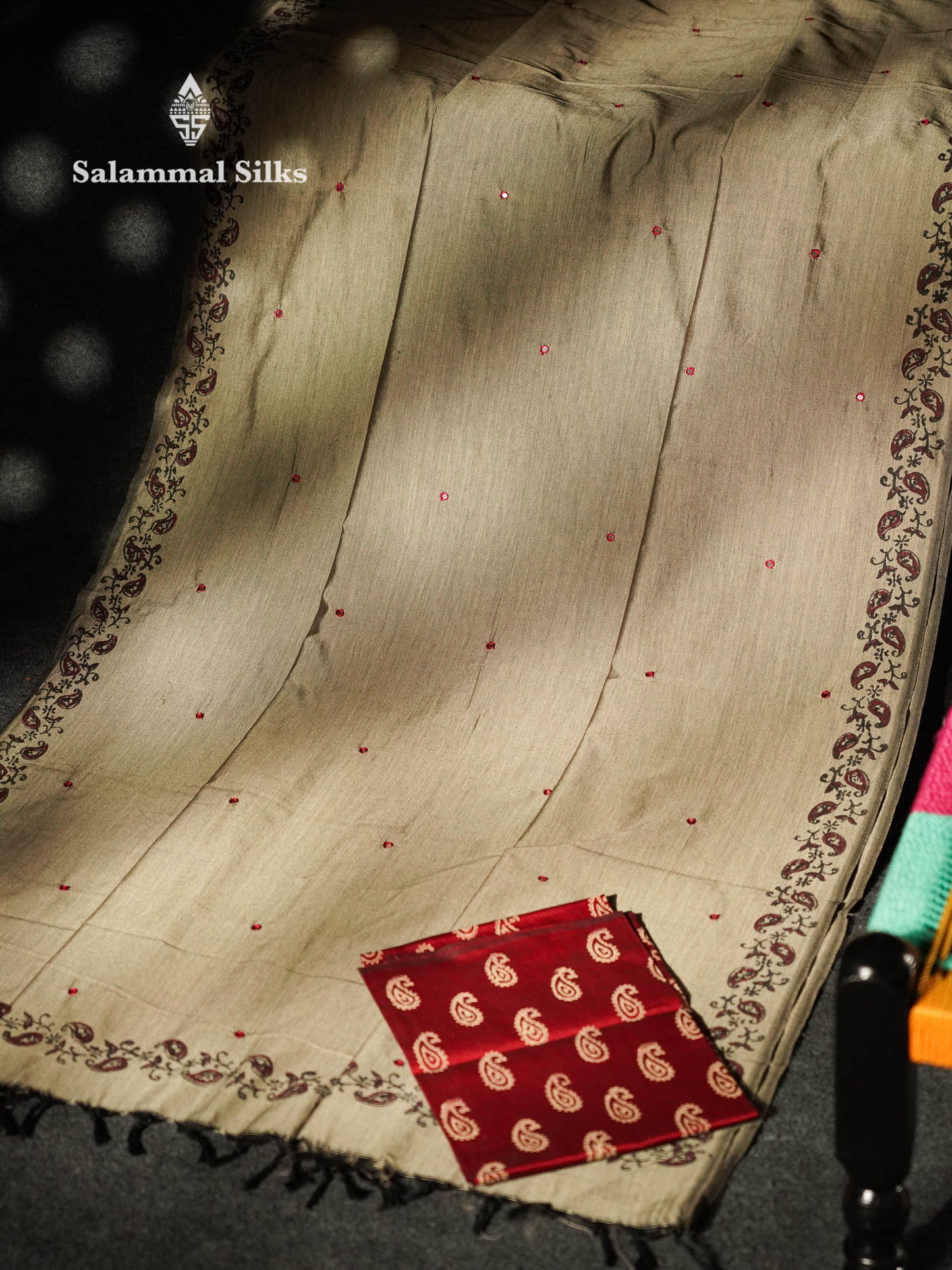 Beautiful Grey Mirror Work Printed South Cotton Saree With Contrast Maroon Blouse