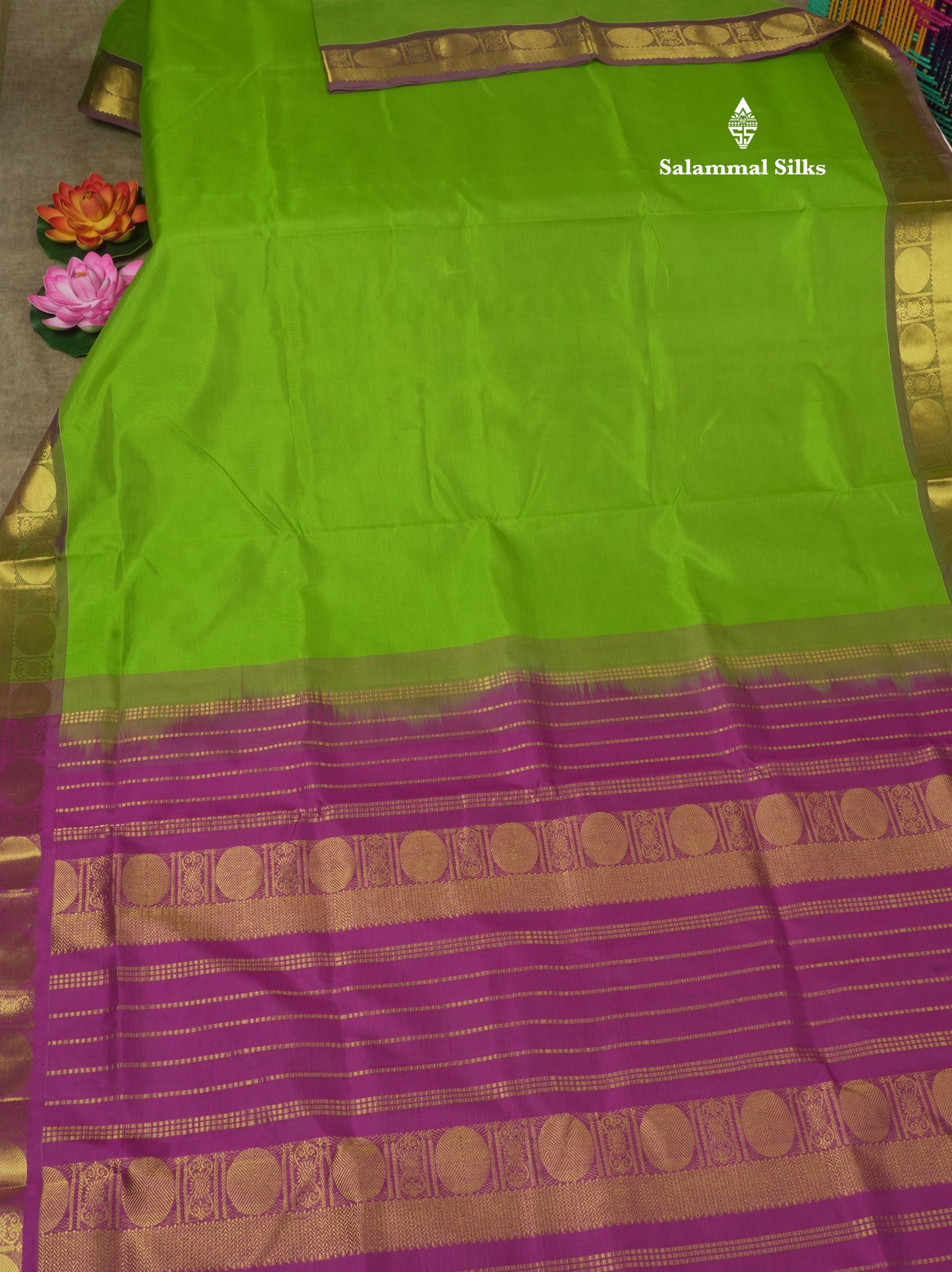 Parrot Green Plain Pure Silk Cotton Saree With Contrast Vadamalli Traditional Border