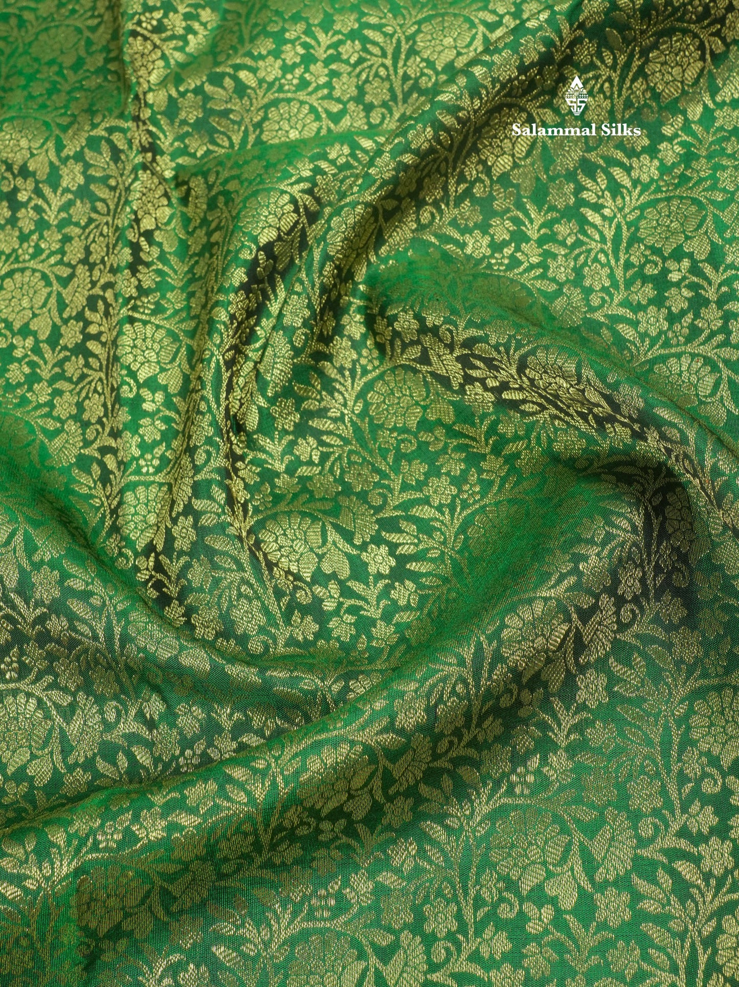 Pure Zari Beautiful Bottle Green Pure Kanjivaram Silk Saree With Contrast Red Border