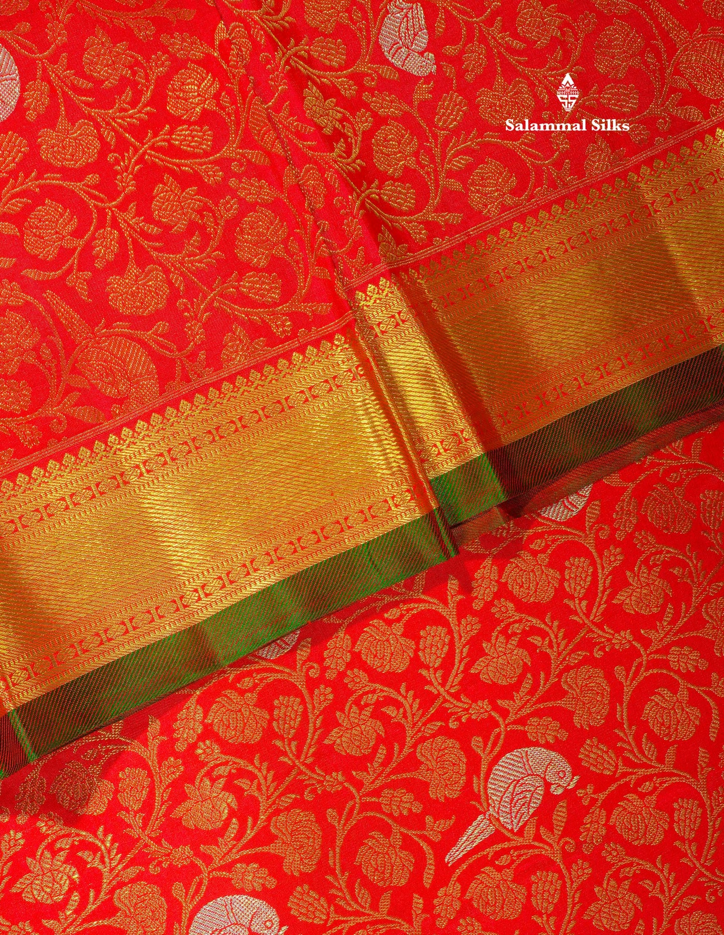 Red Pure Kanjivaram Silk Saree 4G Zari With Contrast Bottle Green Blouse
