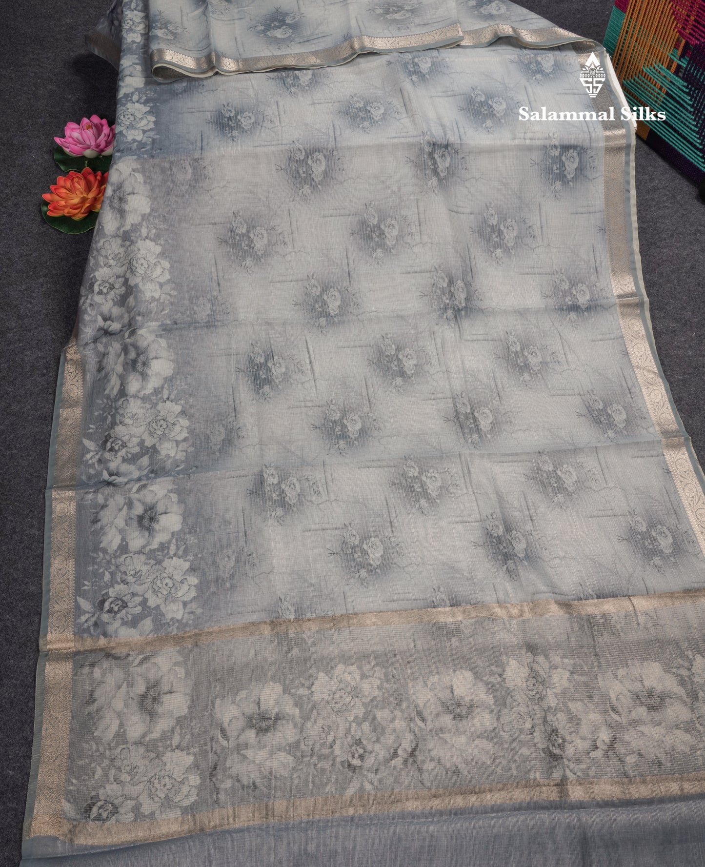 Vairaoosi Lines Silk Kota Fancy Saree With Small Border