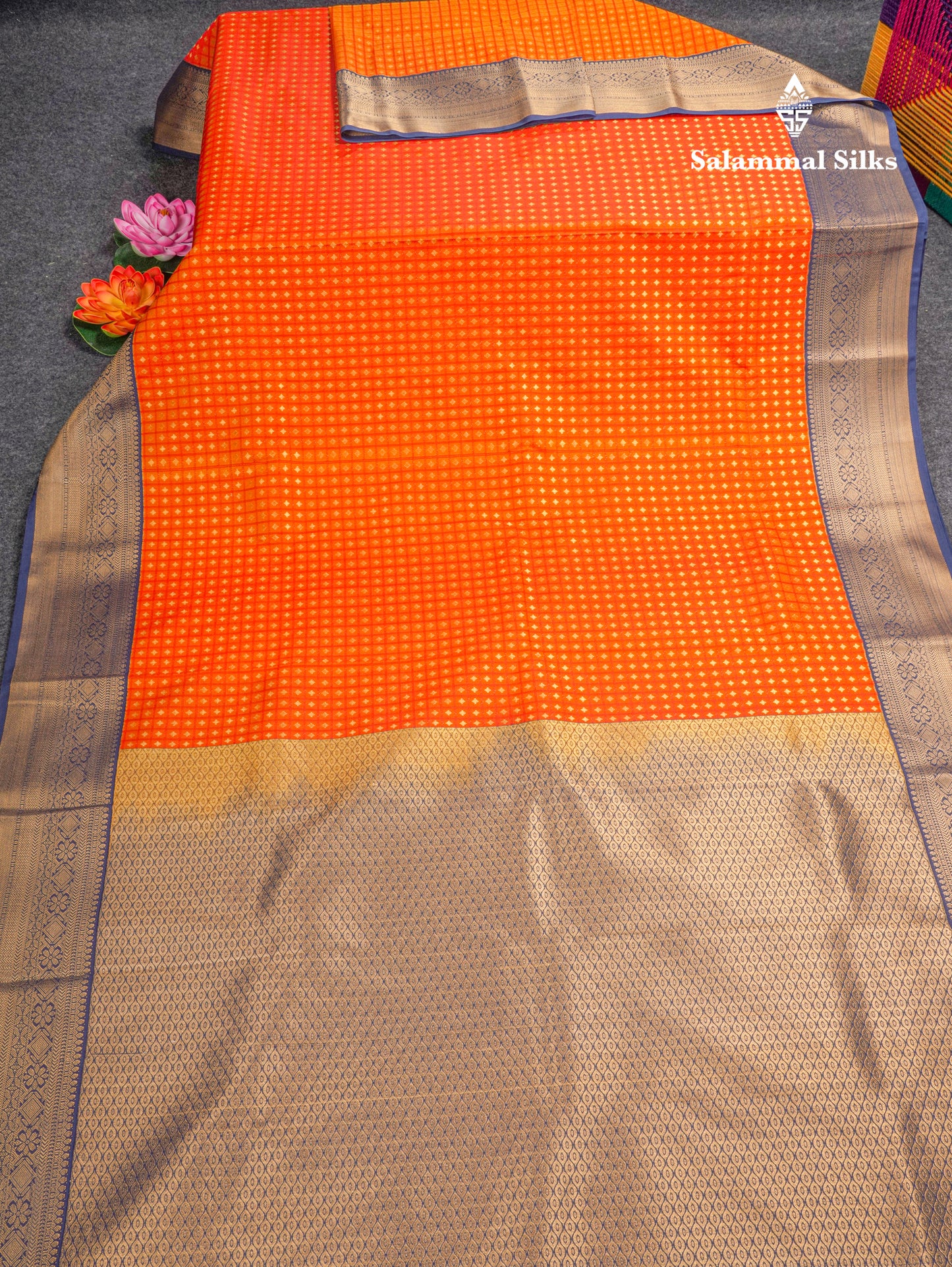 1000 Buttas Grey White Semi Silk Saree With Contrast Navy Blue Border