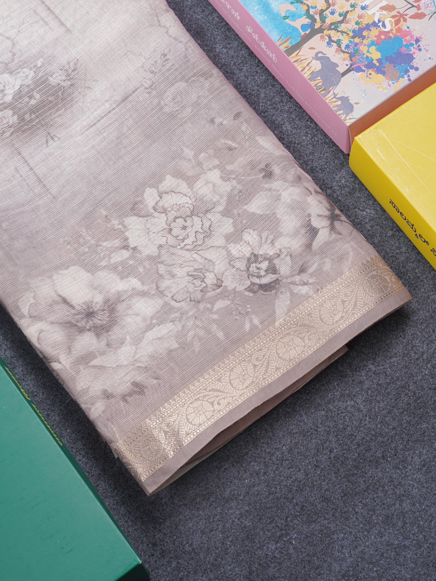 Vairaoosi Lines Silk Kota Fancy Saree With Small Border