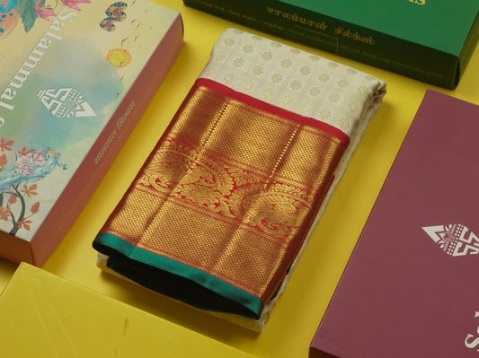 Beautiful White Pure Kanjivaram Silk Saree (2G) Zari With Korvai Red Border