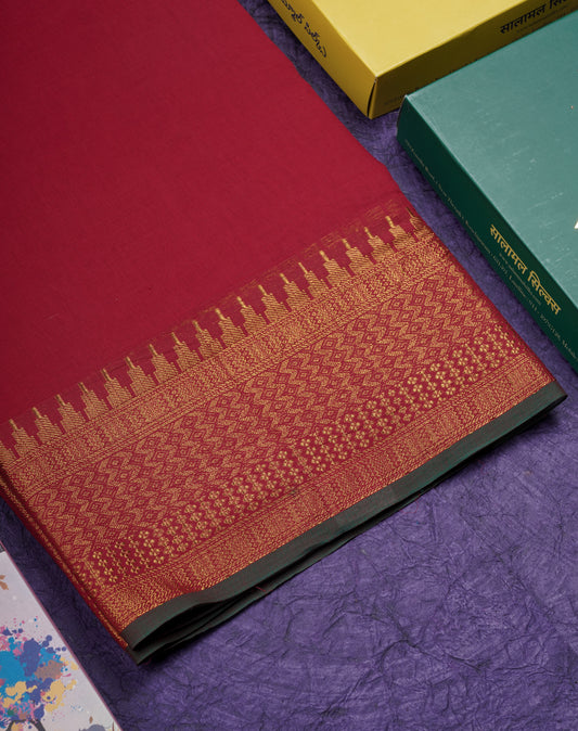 9 Yards Beautiful Chilli Red Pure Cotton Saree With Gold Zari Border