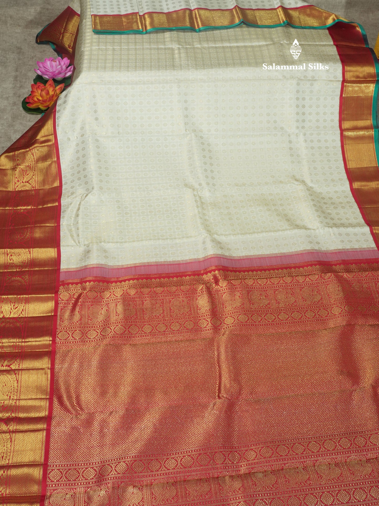 Beautiful White Pure Kanjivaram Silk Saree (2G) Zari With Korvai Red Border