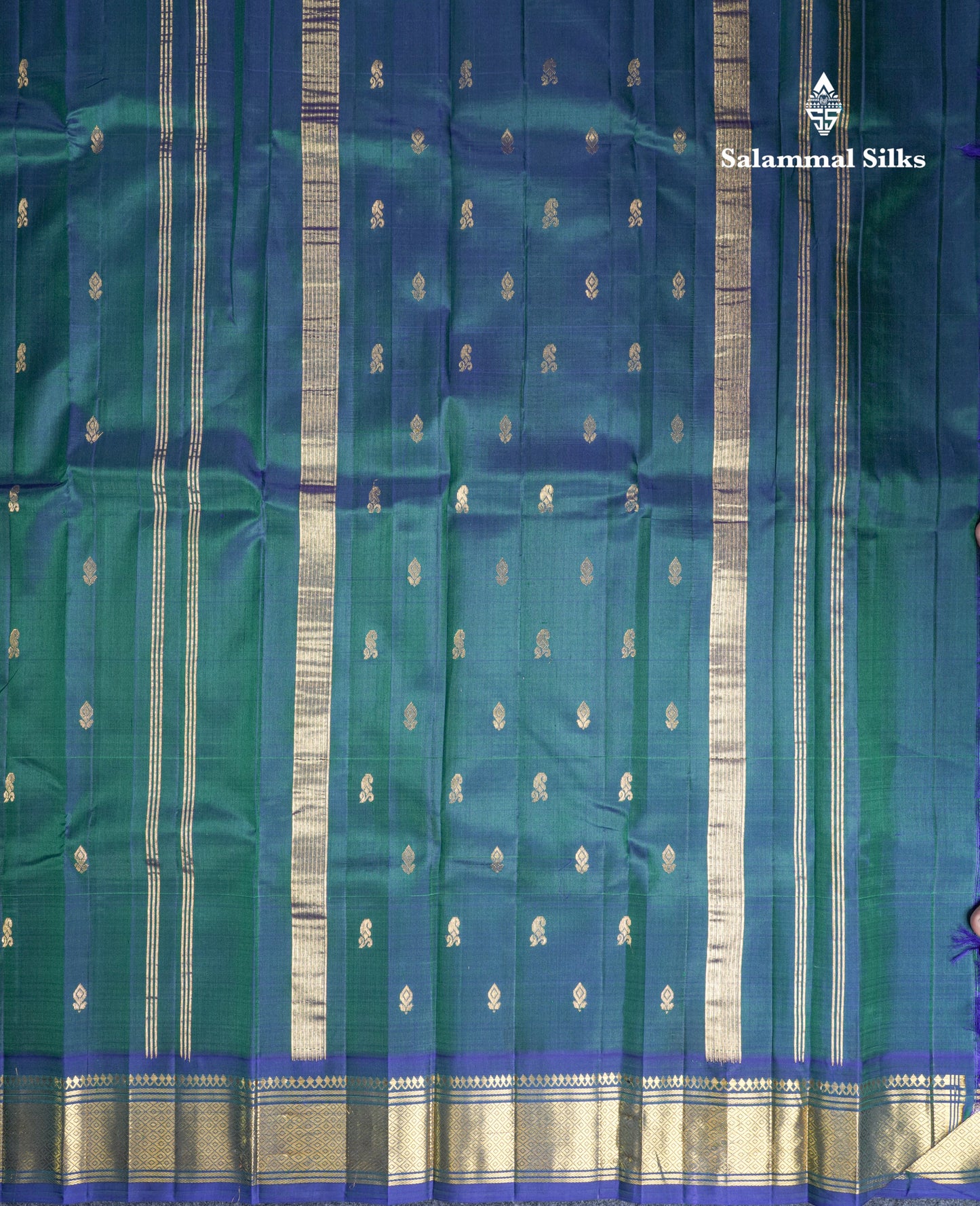 Dual Tone Peacock Green Pure Kanjivaram Silk Saree With Blue One Side Border