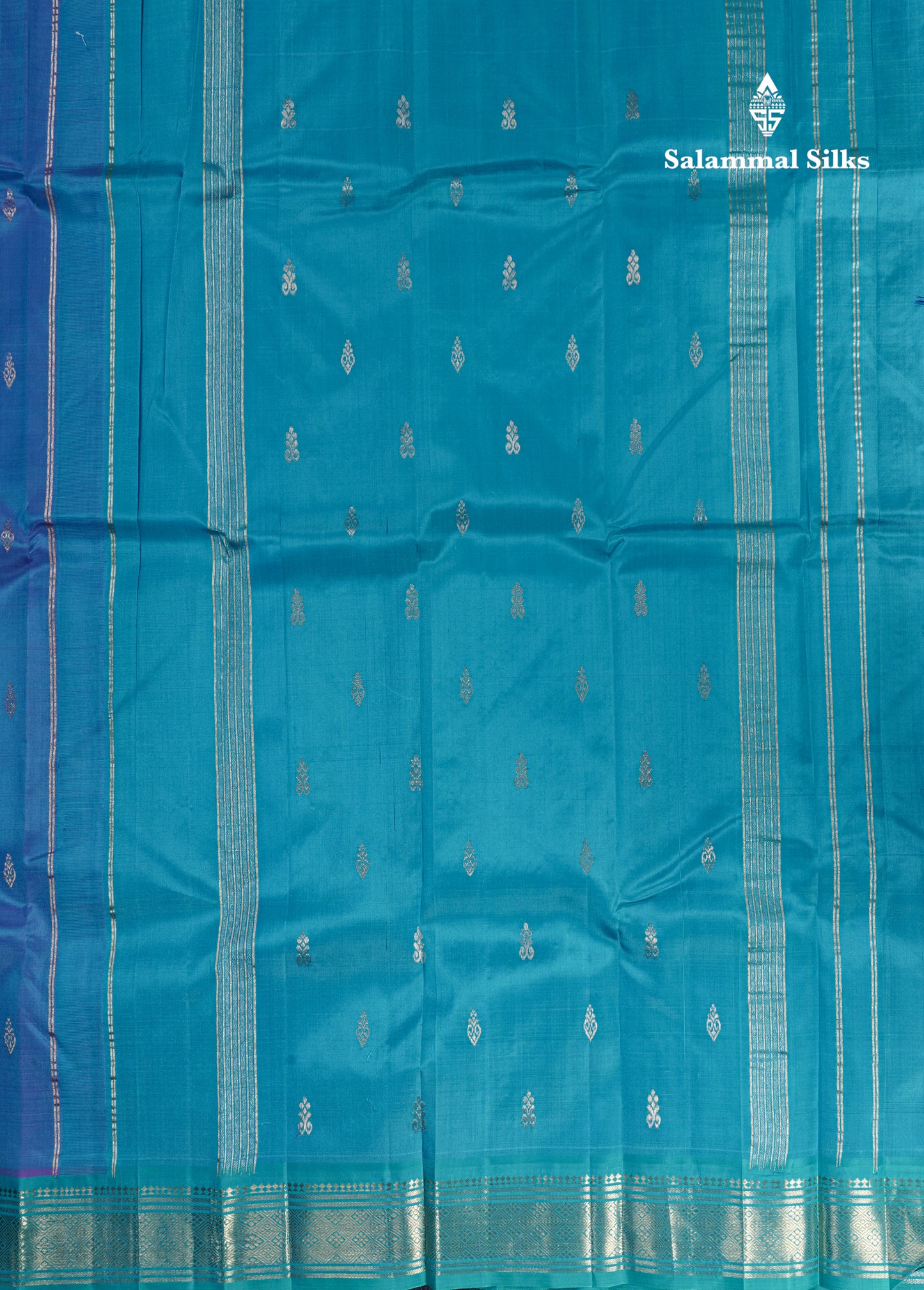 Dual Tone Sky Blue Pure Kanjivaram Silk Saree With Contrast Sapphire Green One Side Border