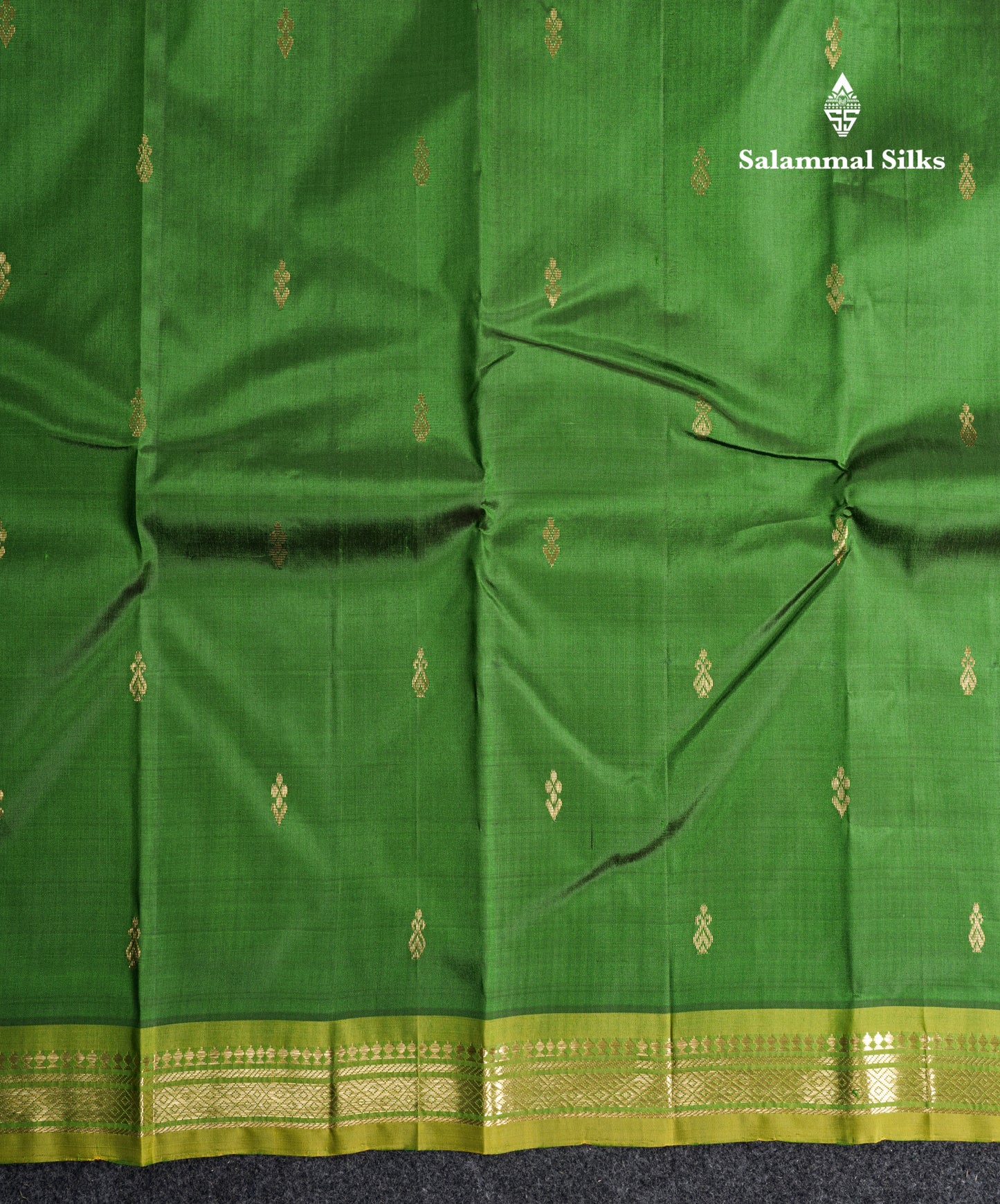 Green Pure Kanjivaram Silk Saree With Contrast Manthulir Green One Side Border