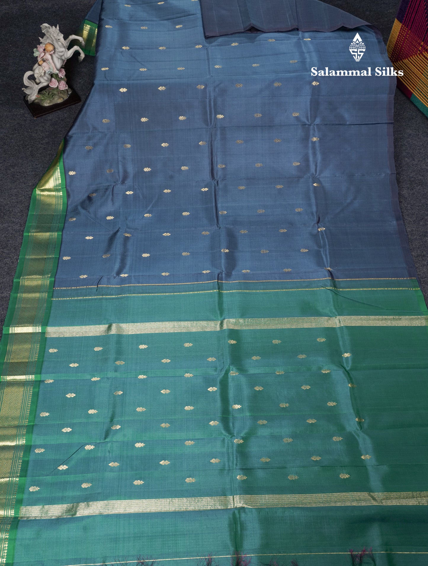 Ramar Blue Pure Kanjivaram Silk Saree With Contrast Green One Side Border