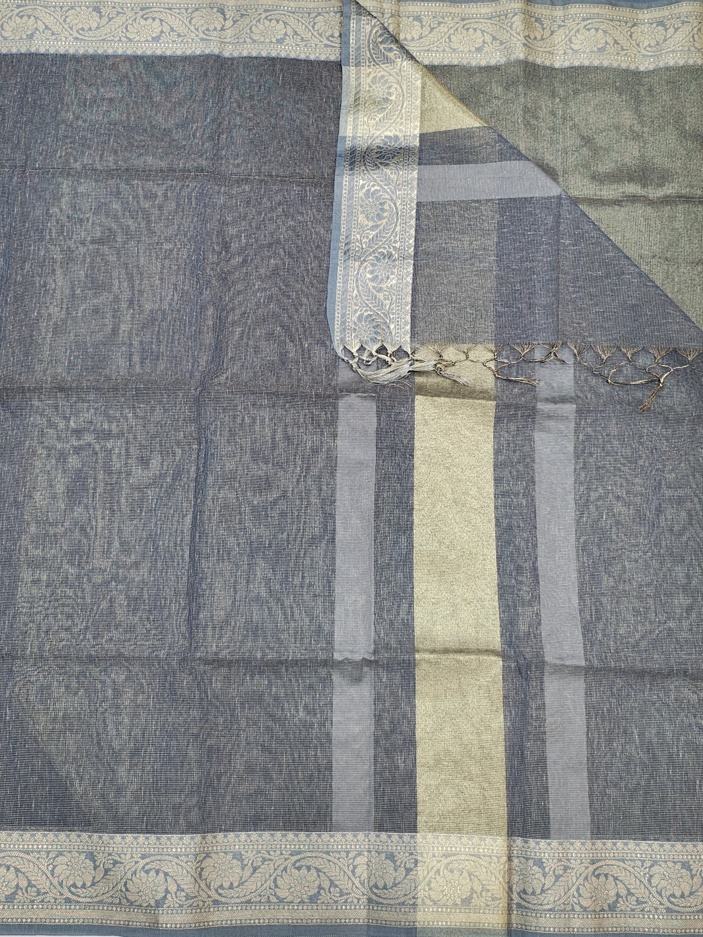Blue Sade Vairaoosi Beautiful Linen Fancy Saree With Blouse