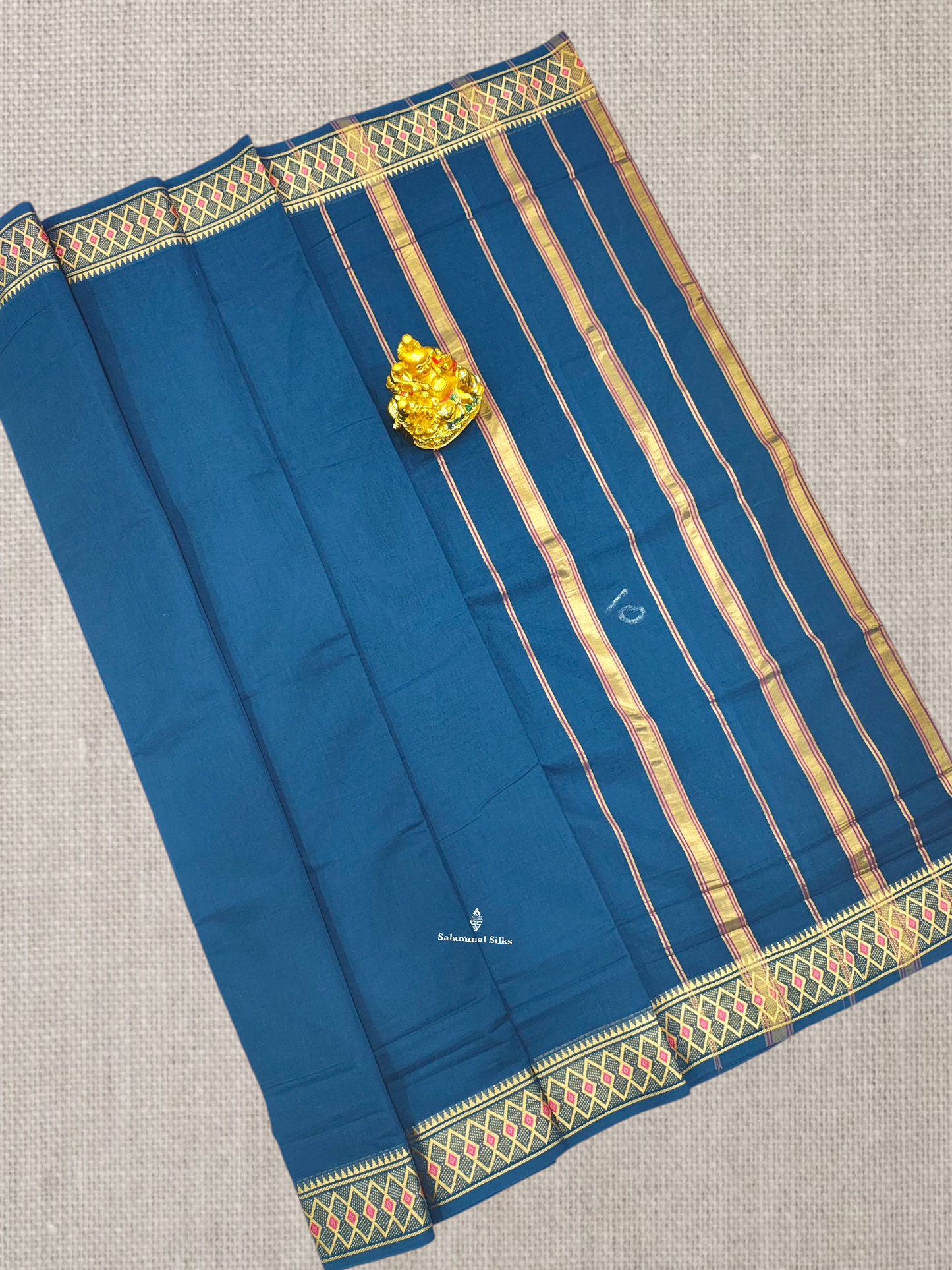 9 Yards Beautiful Parrot Green Plain Pure Cotton Saree With MeenaKari Thread Work Border
