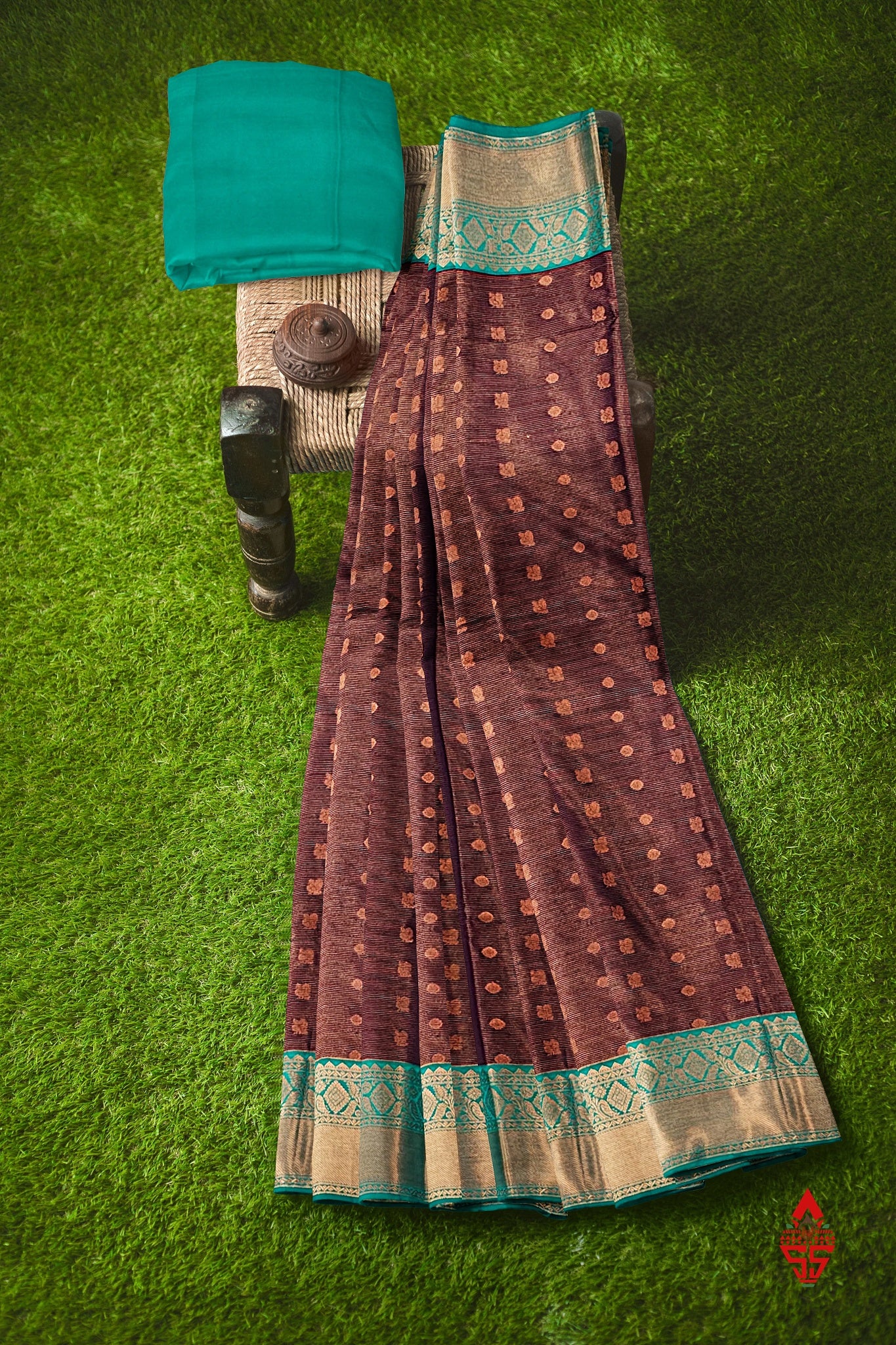 Brown Vairaoosi  Semi Silk Saree With Sapphire Green Border