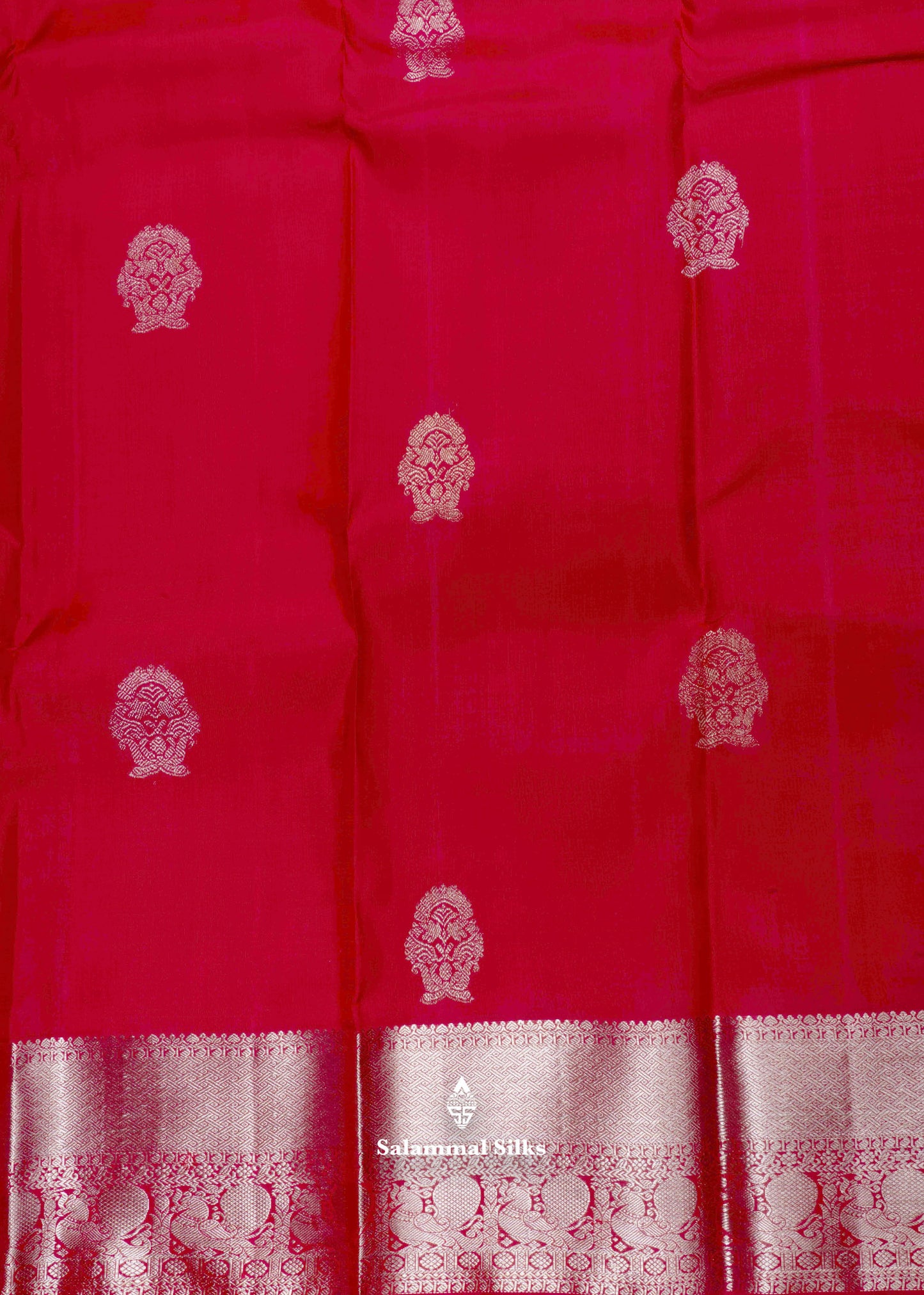 Kanjivaram Chilly Red Pure Silk Saree With Traditional Gold Zari Border