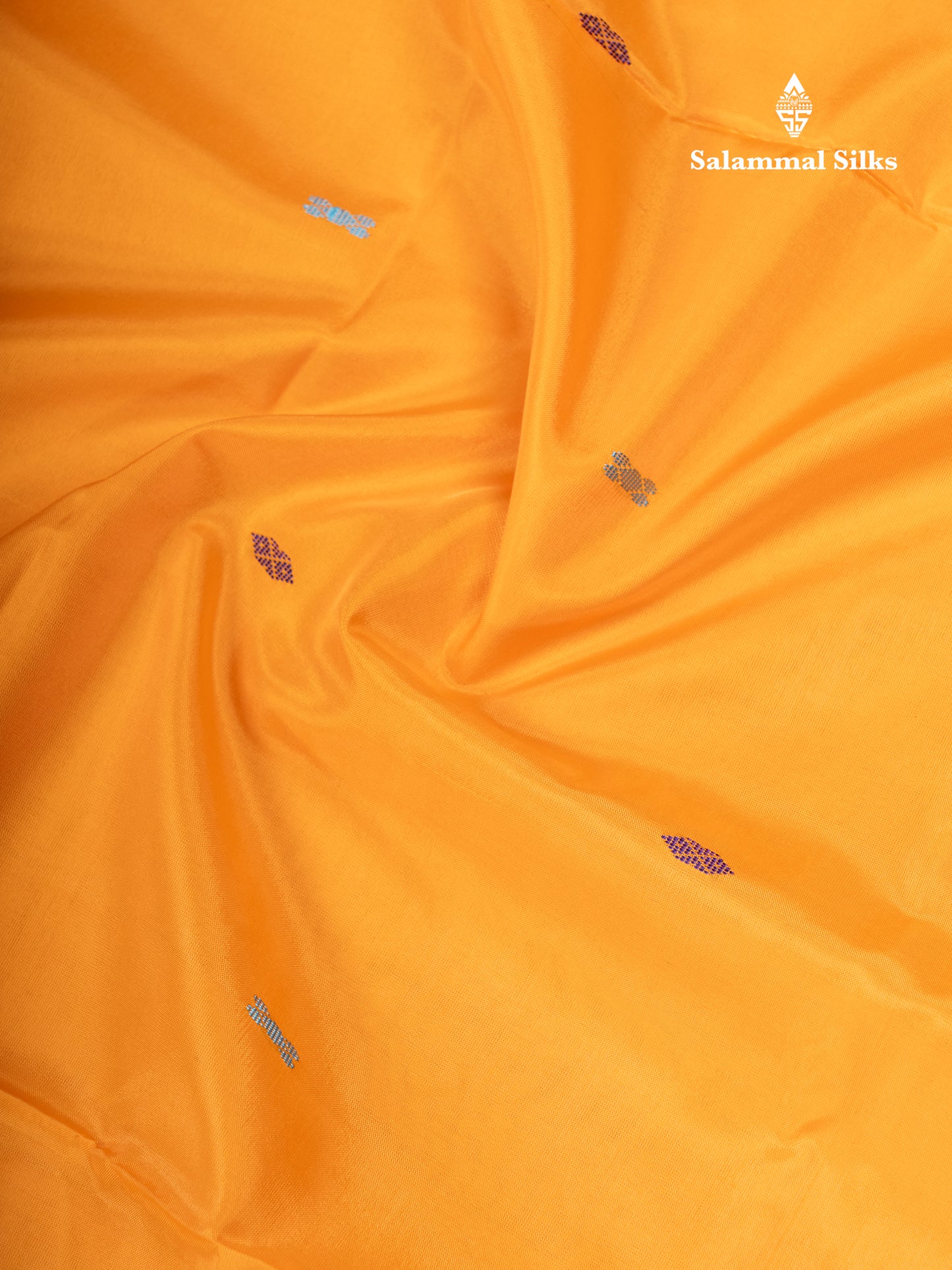 Light Orange Banana Pinth Saree (Vaazhainaar Pattu) With Contrast Saffire Green Blouse