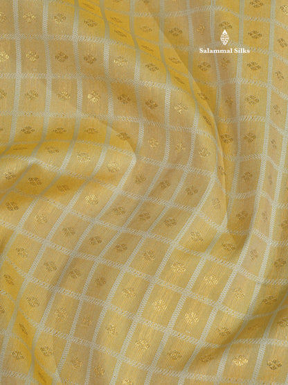 1000 Buttas Light Peach Semi Silk Saree With Contrast Bottle Green Border