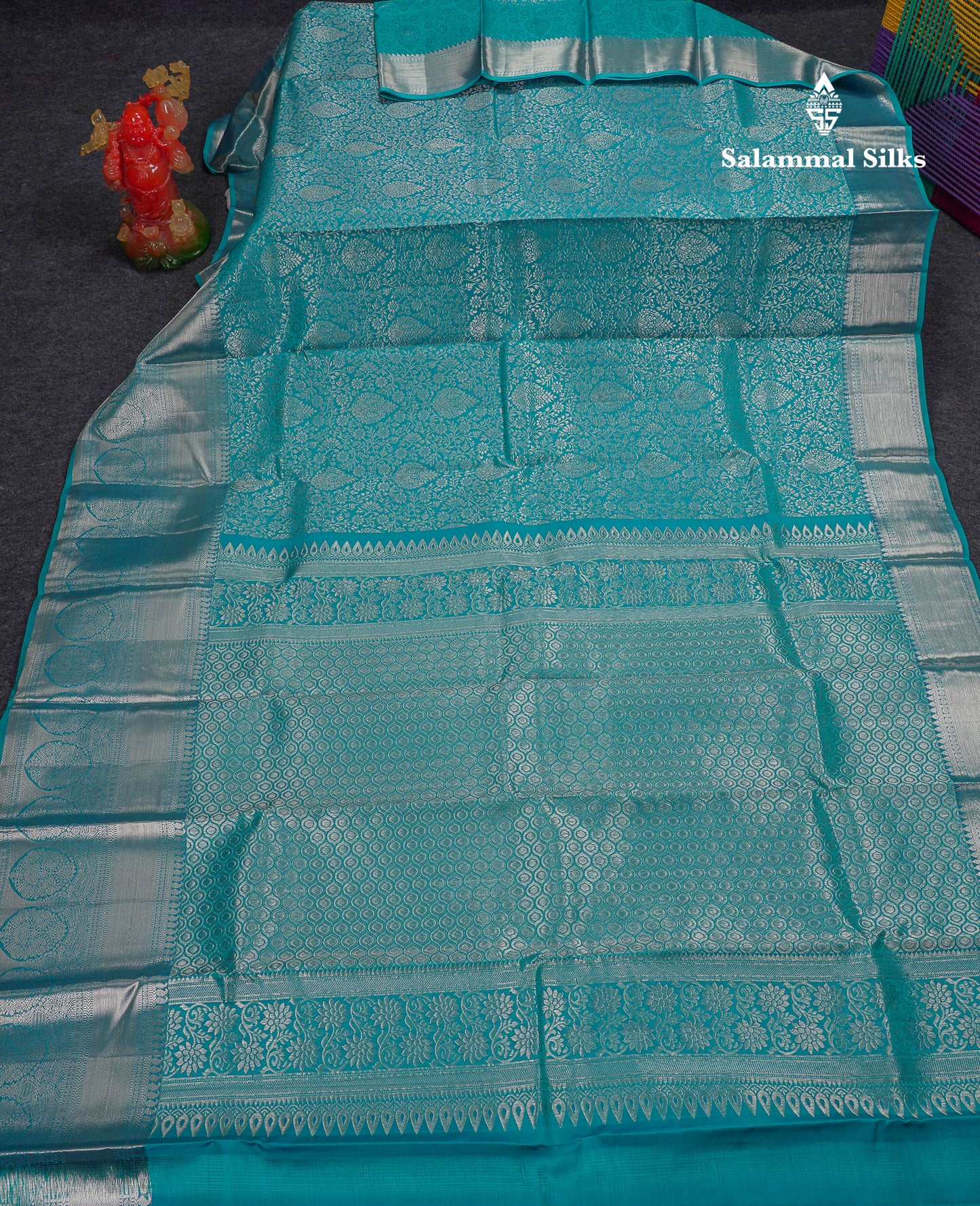 Beautiful Blue Bridal Pure Kanjivaram Silk Saree With Traditional Evening Morning Border