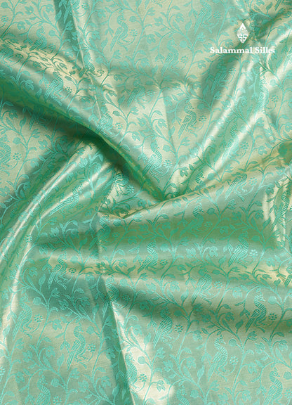 Beautiful Light Green Tissue Bridal Pure Kanjivaram Silk Saree With Contrast Purple Pallaku Border