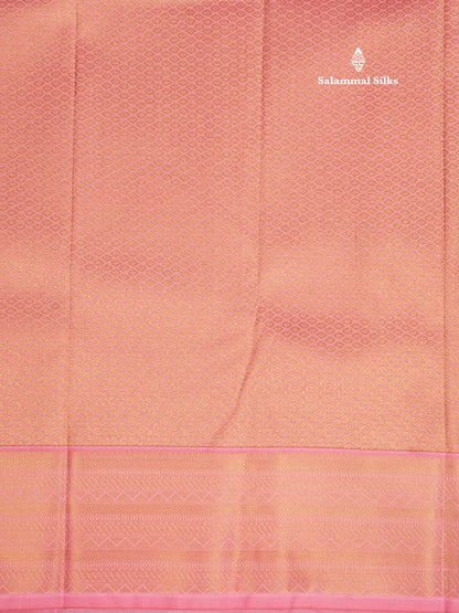1000 Buttas Light Peach Semi Silk Saree With Contrast Bottle Green Border