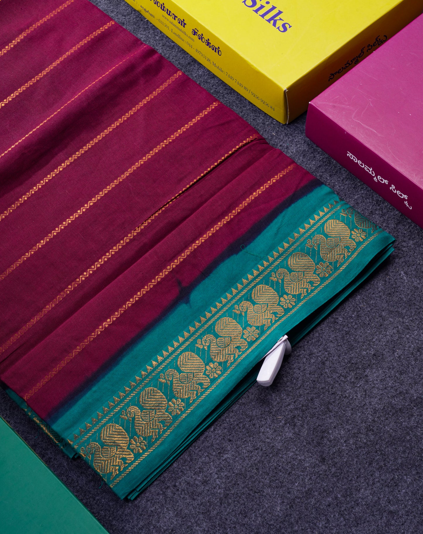 Beautiful Dark Maroon Sungudi Cotton Saree With Contrast Sapphire Green Traditional Border