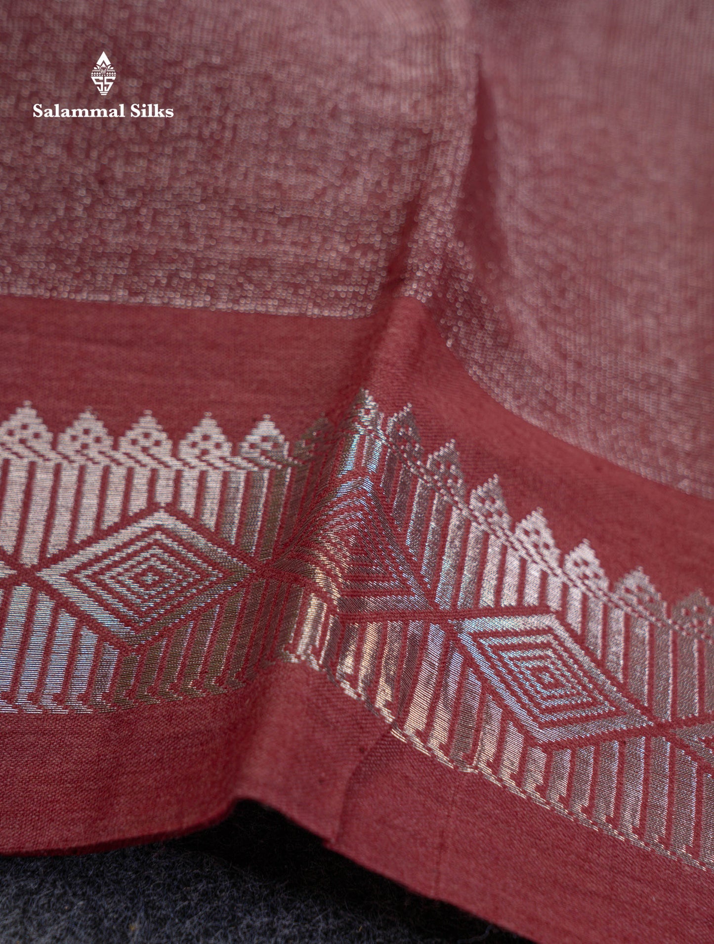 Stunning Maroon Tissue Sungudi Cotton Saree With Small Traditional Silver Zari Border