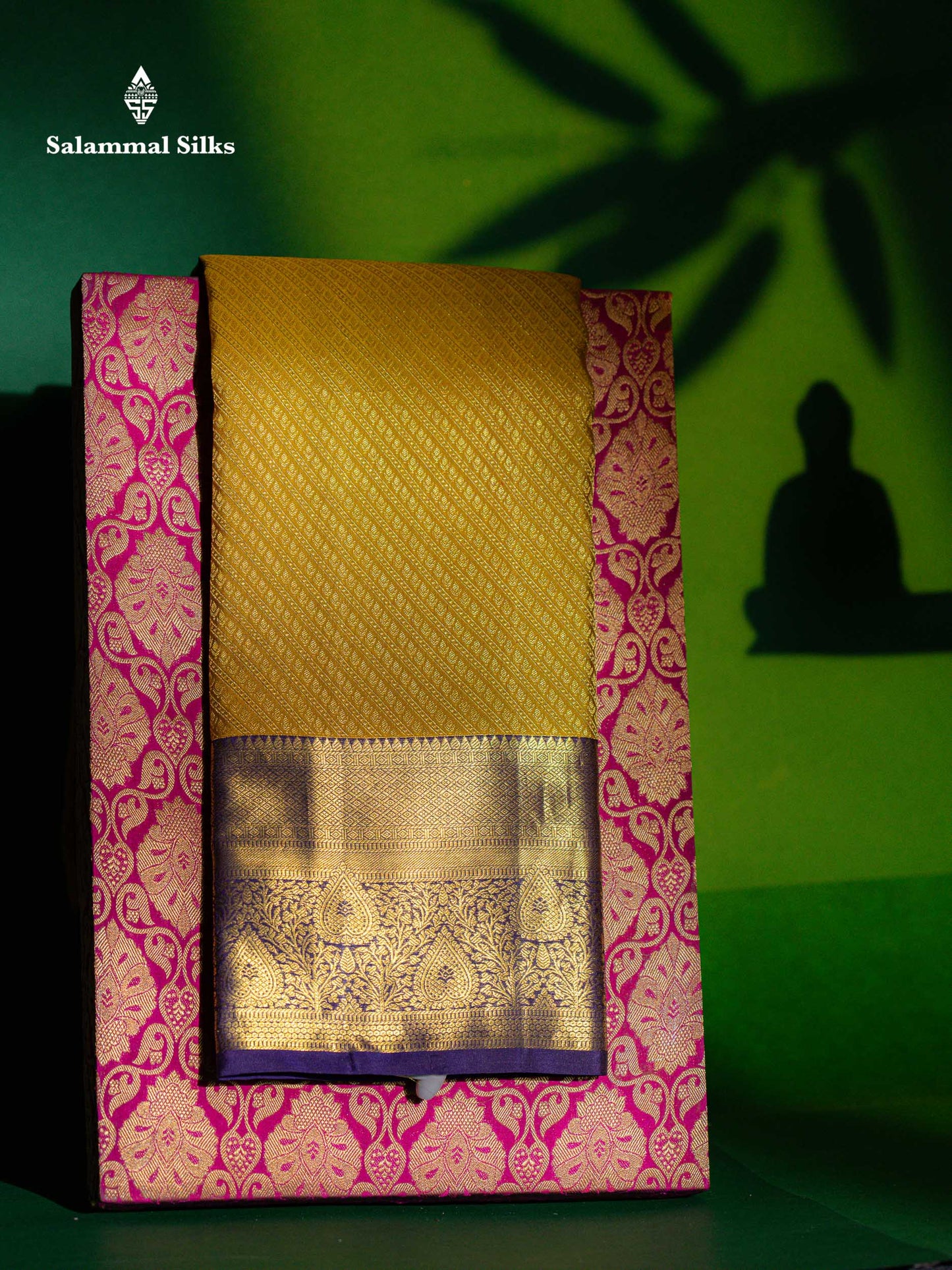 Beautiful Mehandi Green Bridal Pure Kanjivaram Silk Saree With Contrast Violet Traditional Border