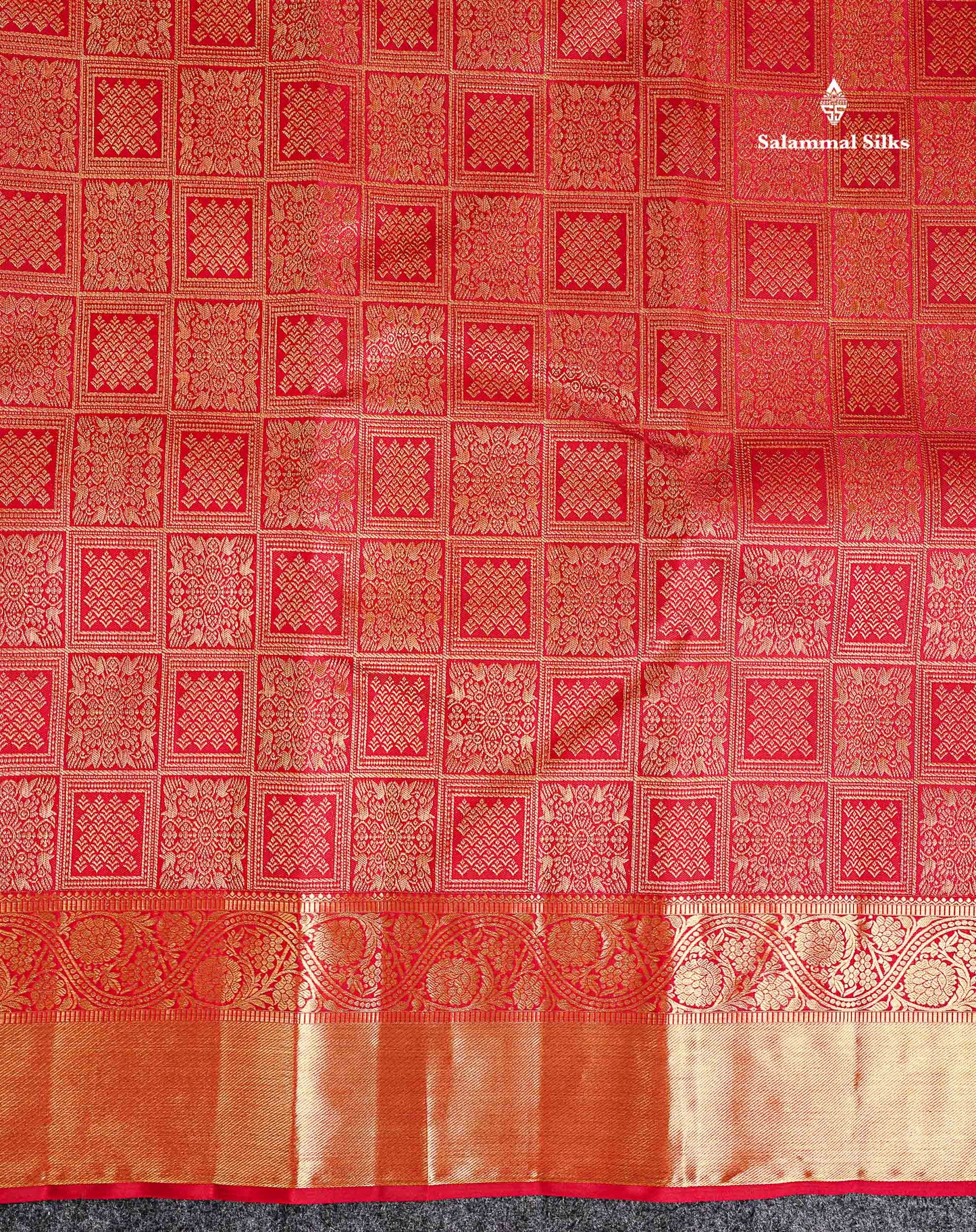 Bridal Pure Kanjivaram Silk Saree - Dual Tone Maroon Checks Pattern With Traditional Border