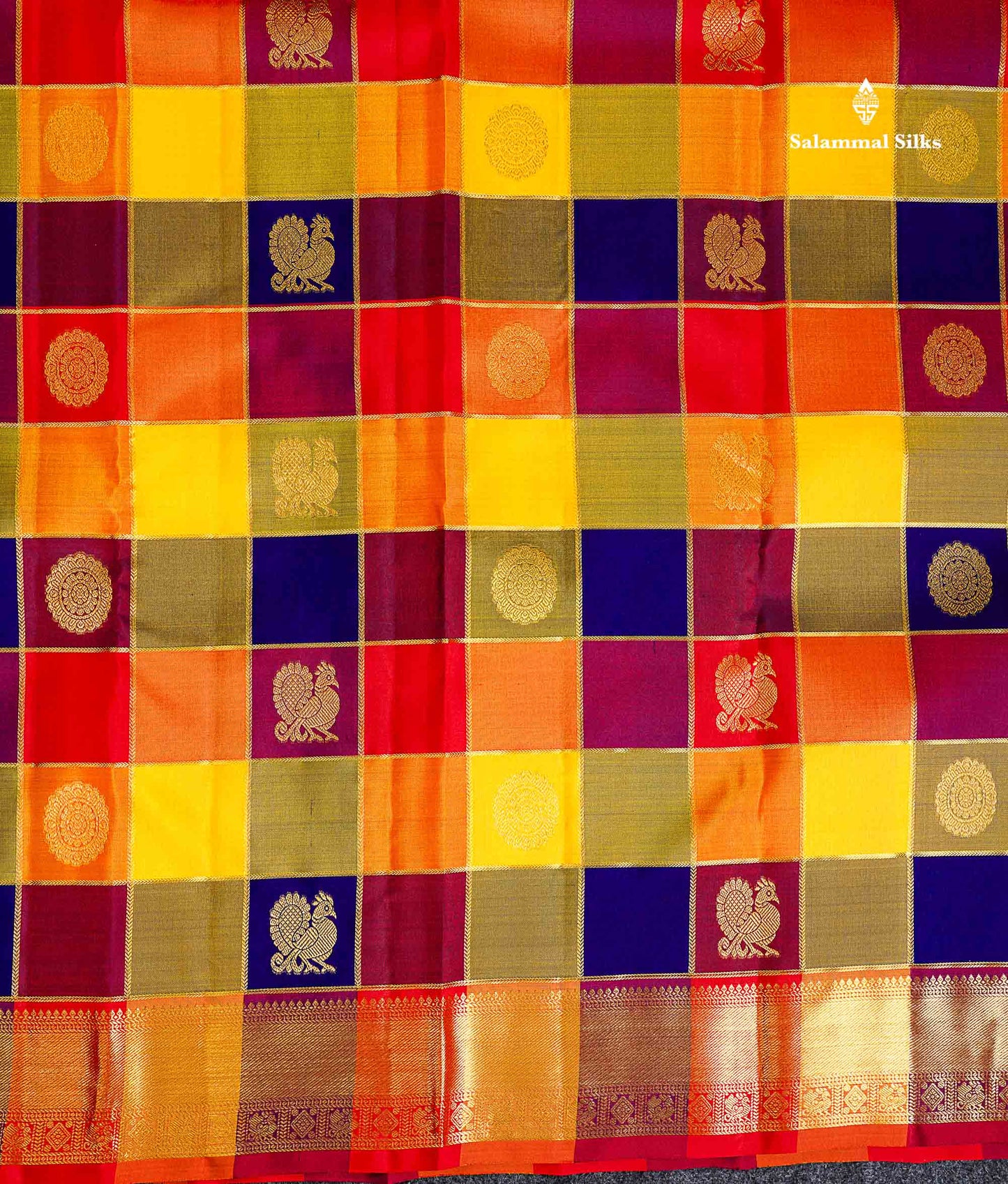 Pure Kanjivaram Silk Saree - Paalum Pazham Checks With Chakaram & Mayil Butta Along With Traditional Border