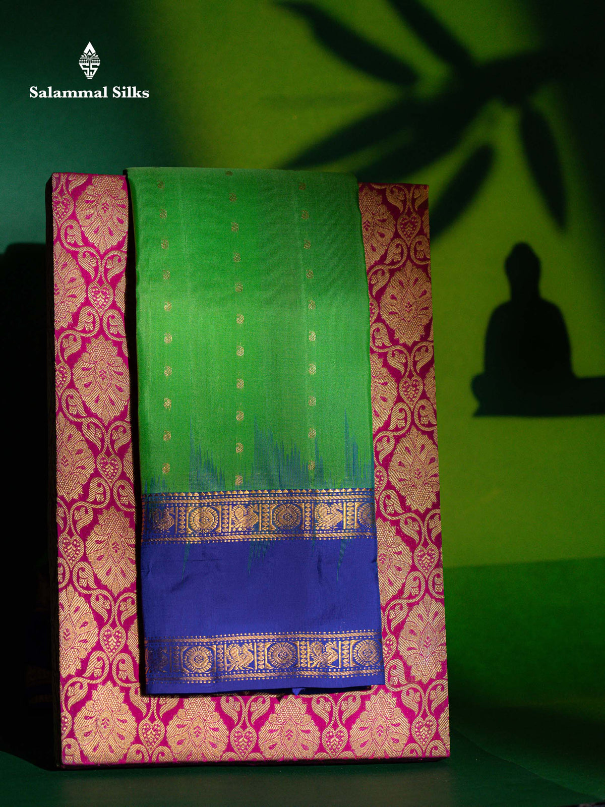 Beautiful Parrot Green Pure Kanjivaram Silk Saree With Contrast Royal Blue Traditional Rettapet Border