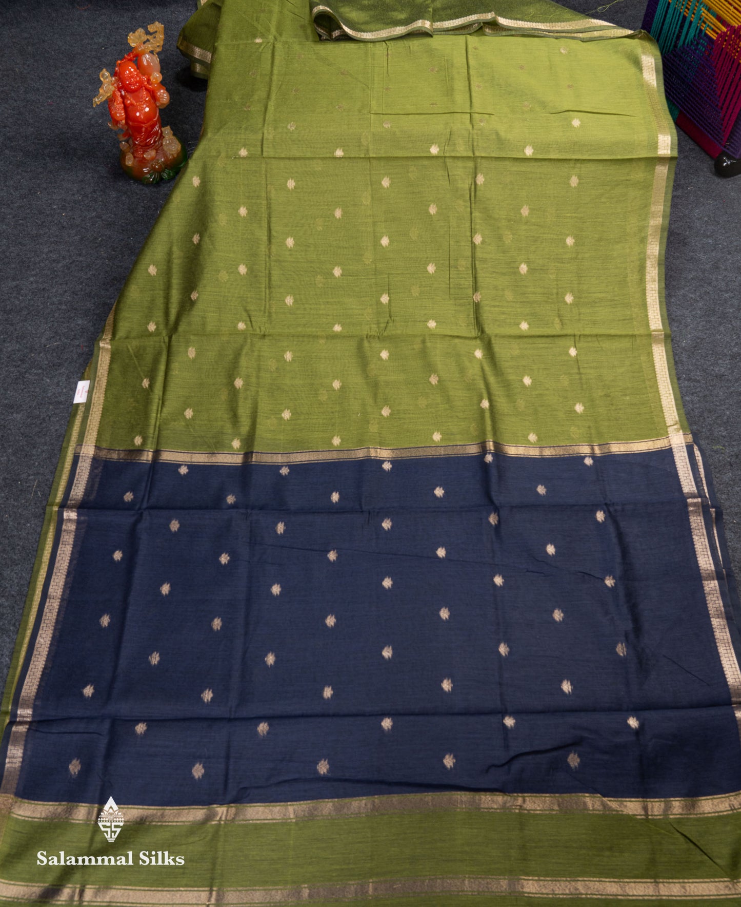Beautiful Light Chocolate Maheshwar Cotton Saree With Contrast Light Lavender Blouse