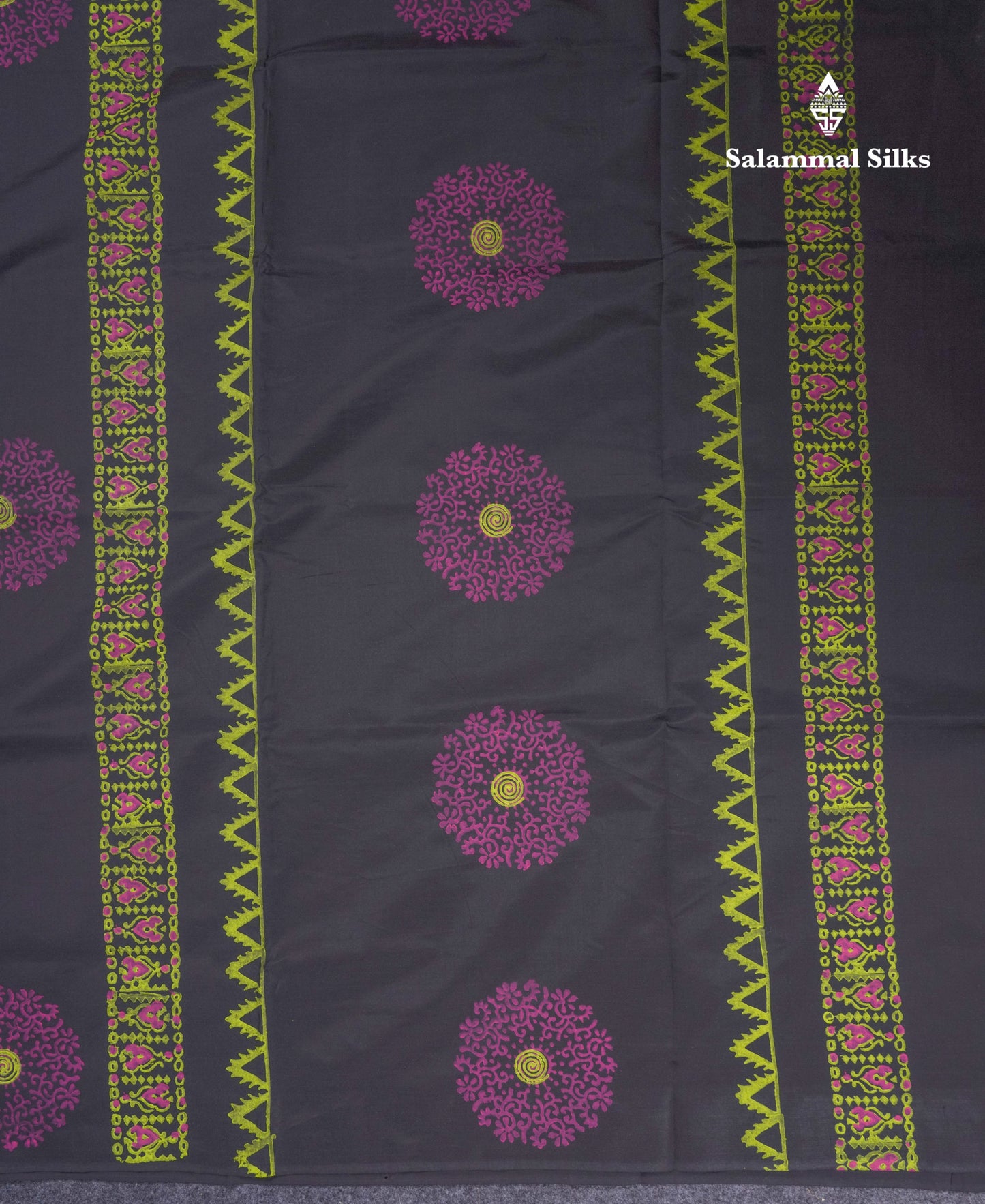 Black South Cotton Printed Saree With Contrast Pink Blouse