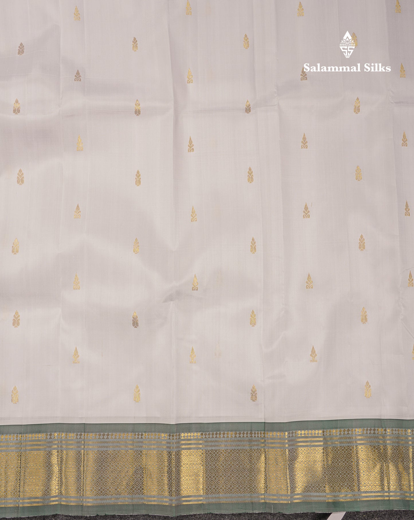 Beautiful White Pure Kanjivaram Silk Saree With Contrast Light Green Traditional One Side Border