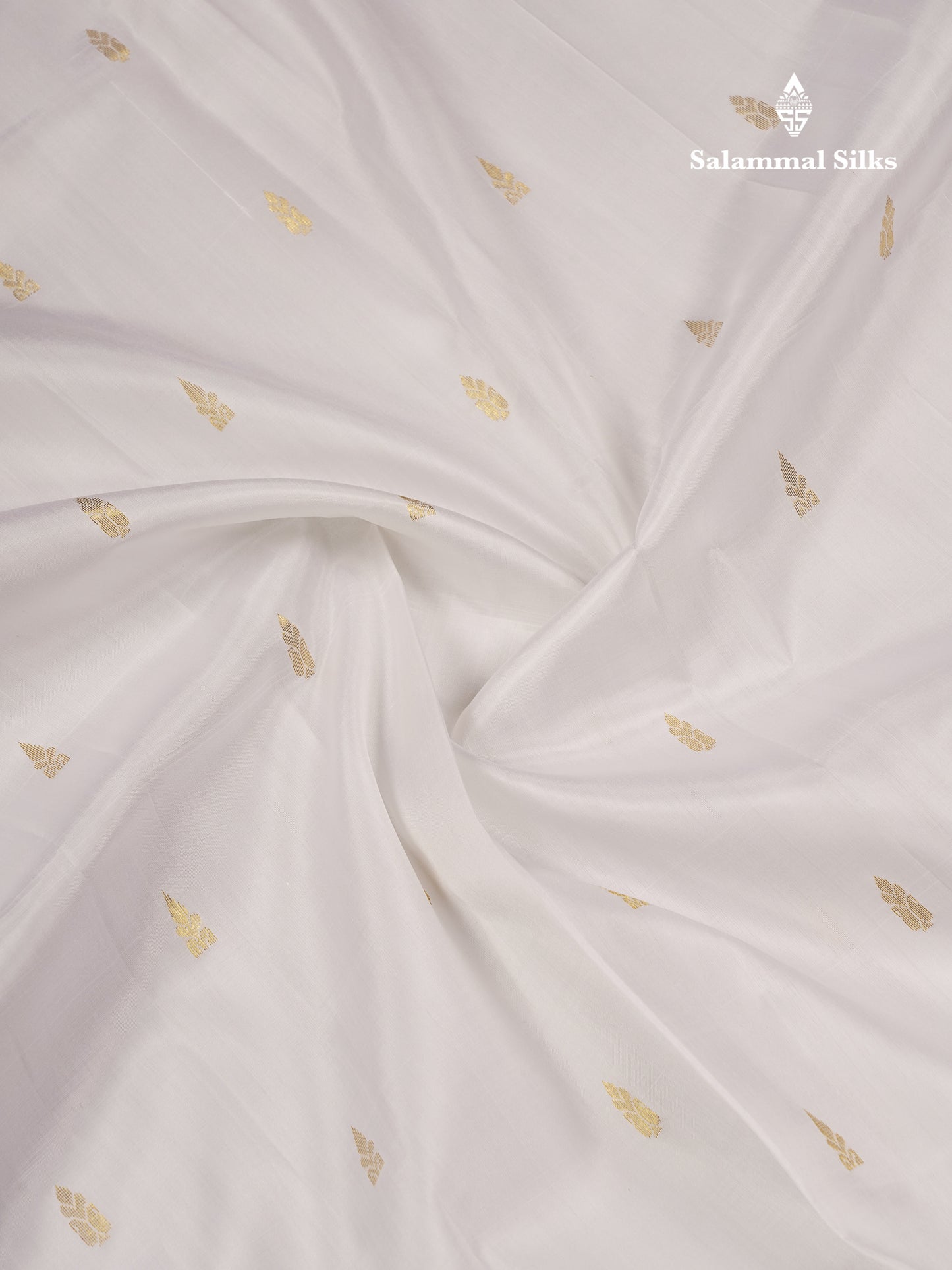 Beautiful White Pure Kanjivaram Silk Saree With Contrast Light Green Traditional One Side Border