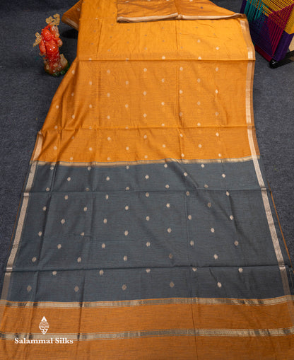 Beautiful Light Chocolate Maheshwar Cotton Saree With Contrast Light Lavender Blouse