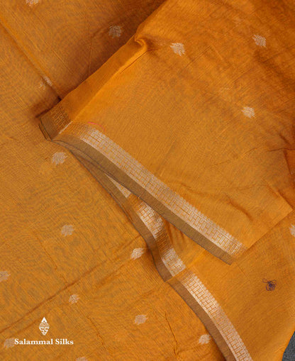 Beautiful Light Chocolate Maheshwar Cotton Saree With Contrast Light Lavender Blouse