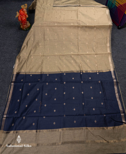 Beautiful Light Chocolate Maheshwar Cotton Saree With Contrast Light Lavender Blouse