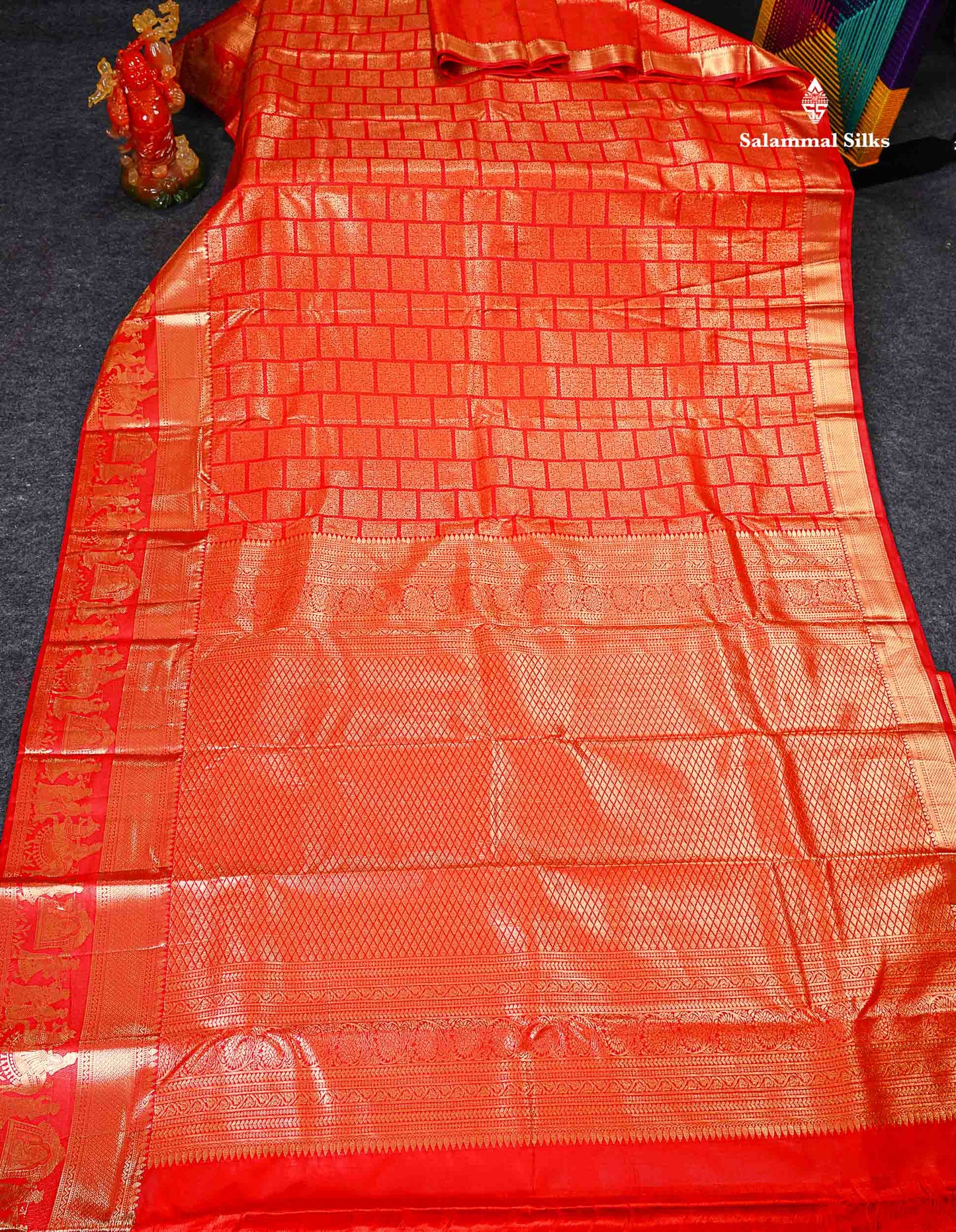 Semi Silk Saree - Chilly Red Checks Pattern Saree Along With Traditional Evening Morning Pallakku Border