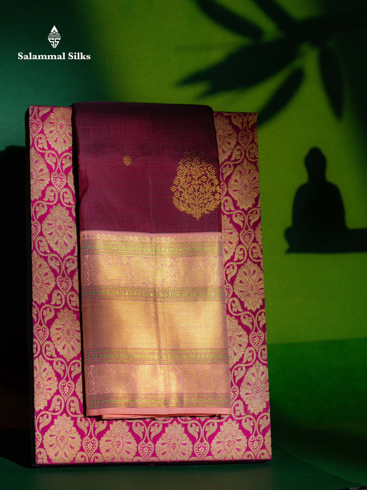 Dual Tone Maroon Pure Kanjivaram Silk Saree With Contrast Dark Peach Traditional Border