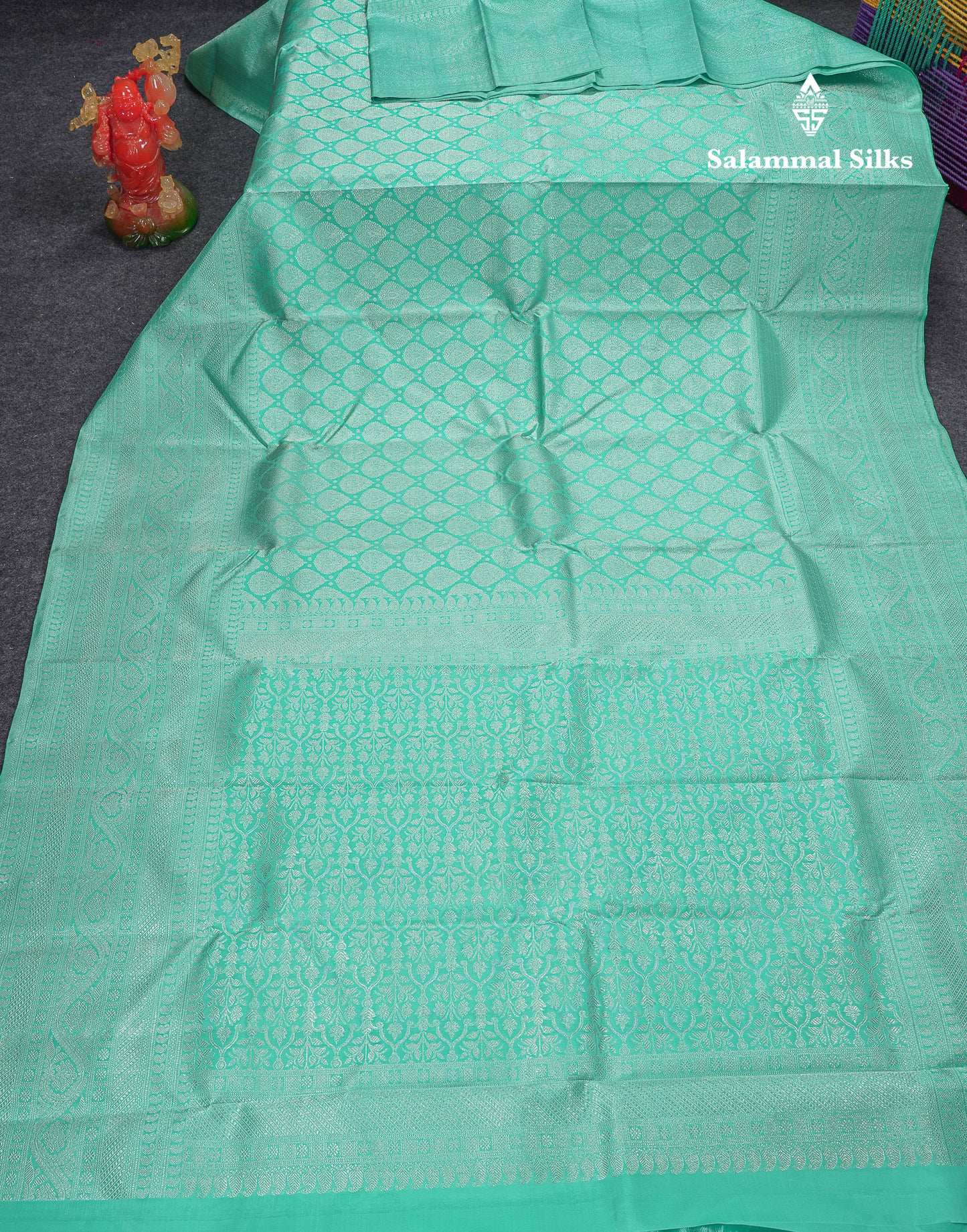 Beautiful Rexona Silver Zari Pure Kanjivaram Silk Saree With Traditional Border