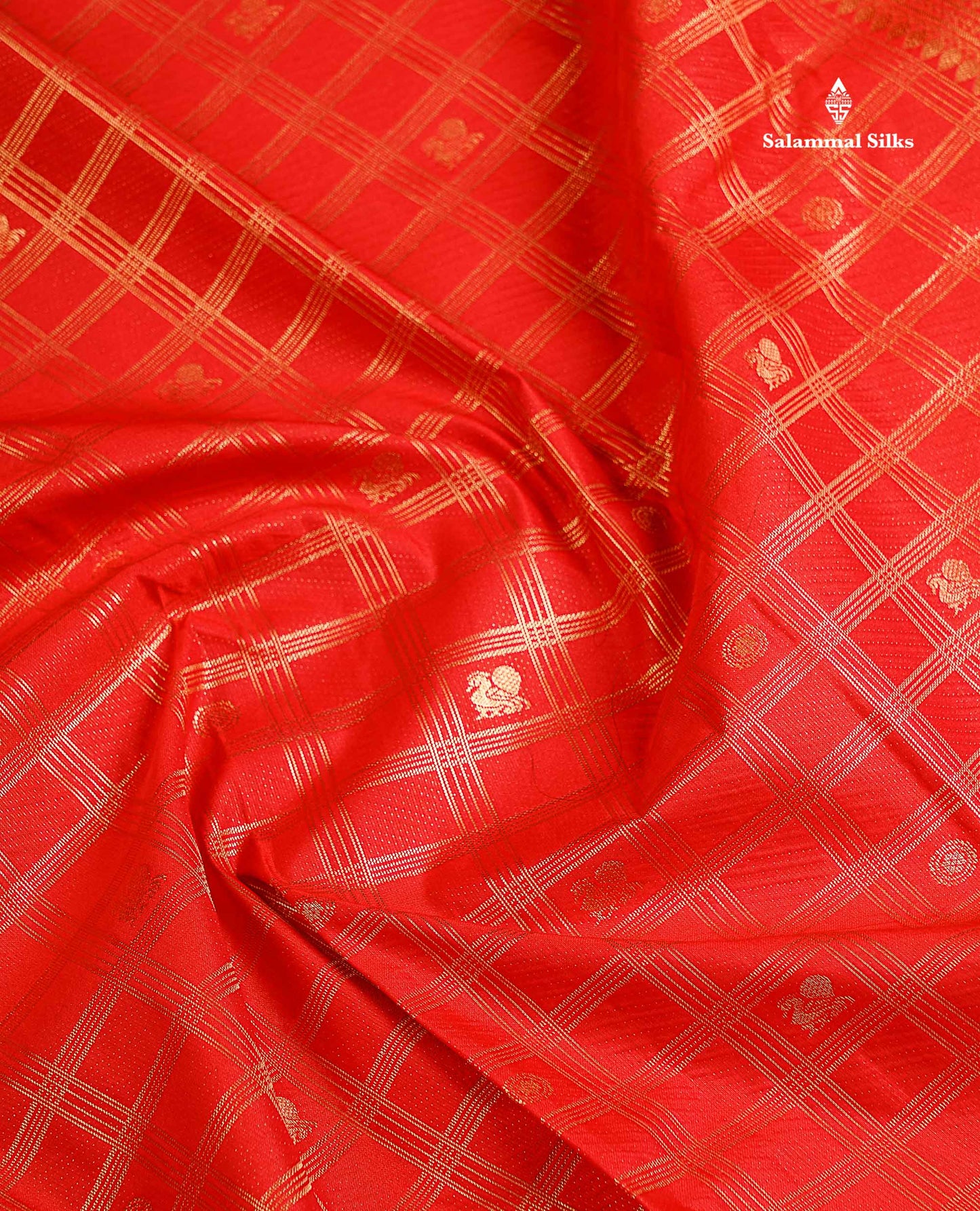 Semi Silk Saree - Chilly Red Checks With Traditional Buttas Along With Evening Morning Pallakku Border